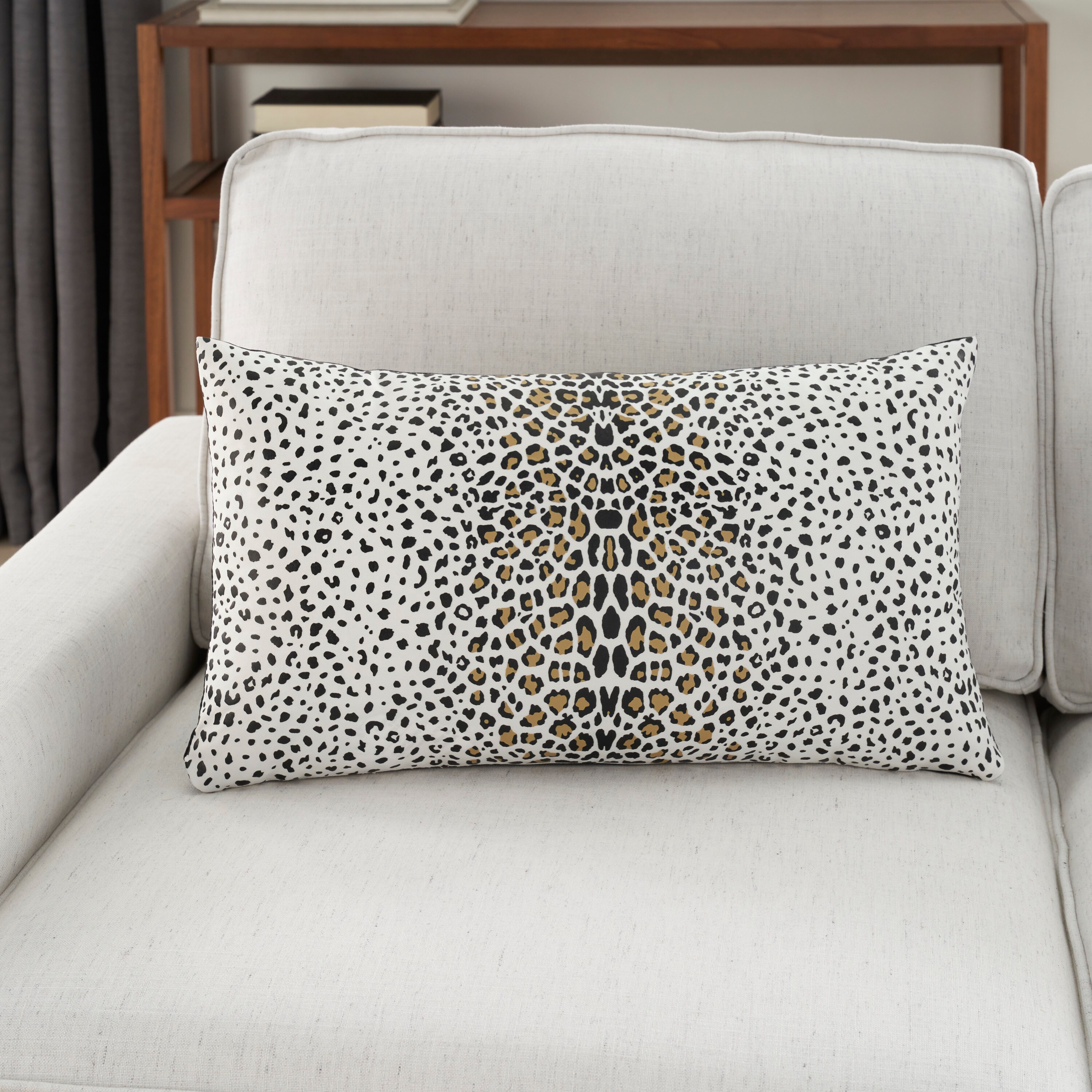 Mina Victory 0798019002466 Accent-Pillows - View #5