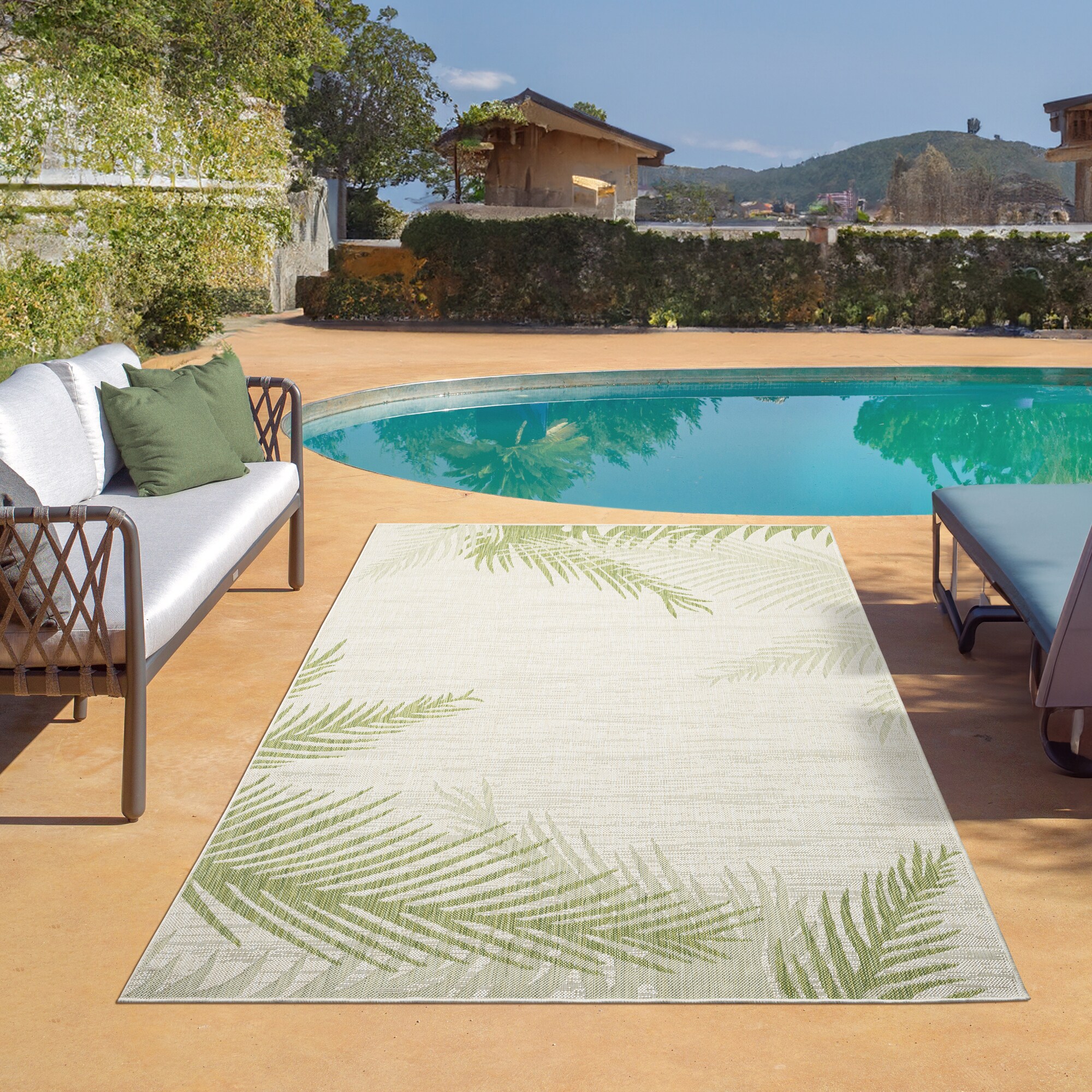 Coastal Charm Black Synthetic 5' x 7' Easy-Care Outdoor Rug