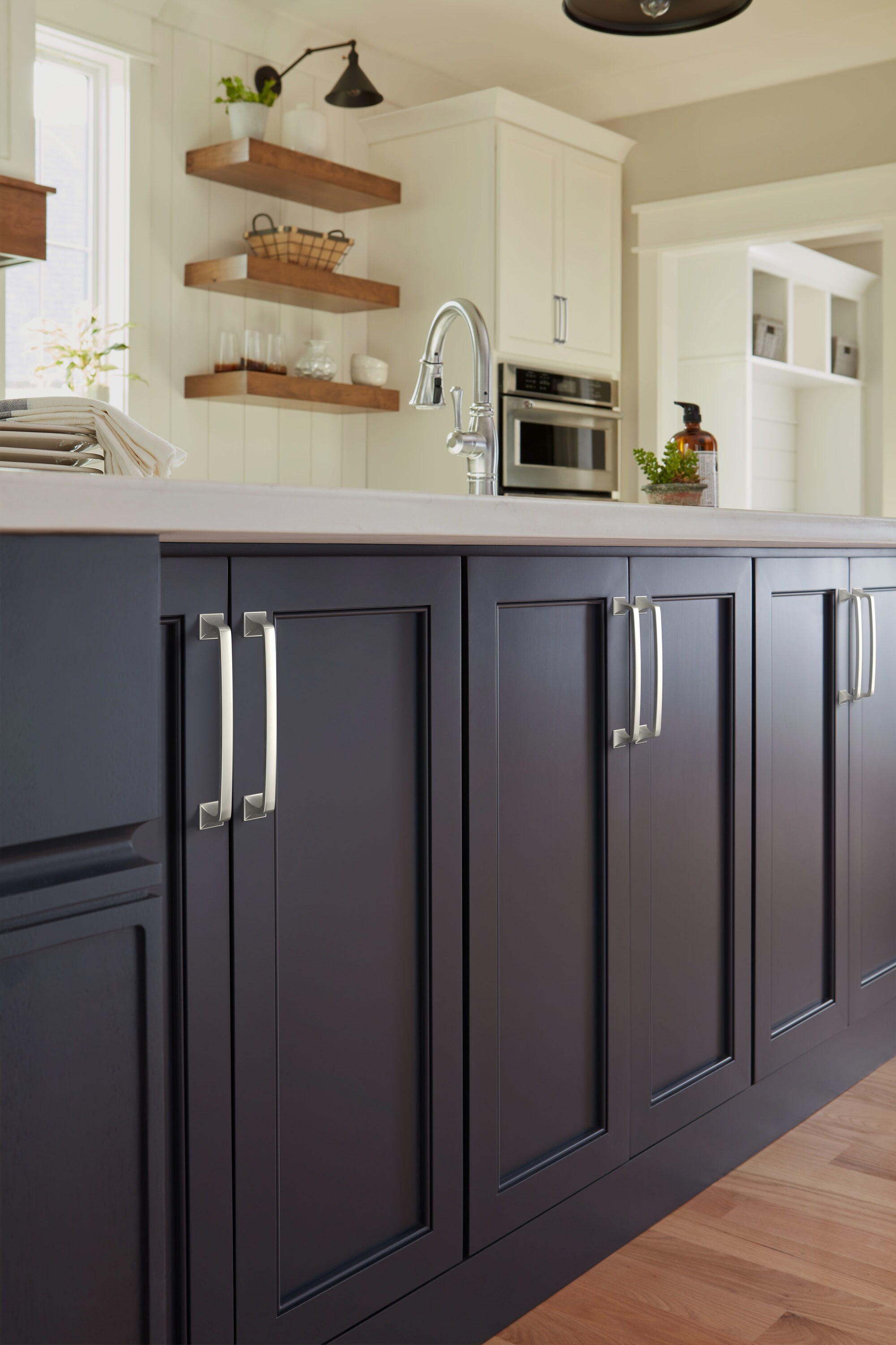Satin Nickel 7-Inch Traditional Cabinet Bar Pull