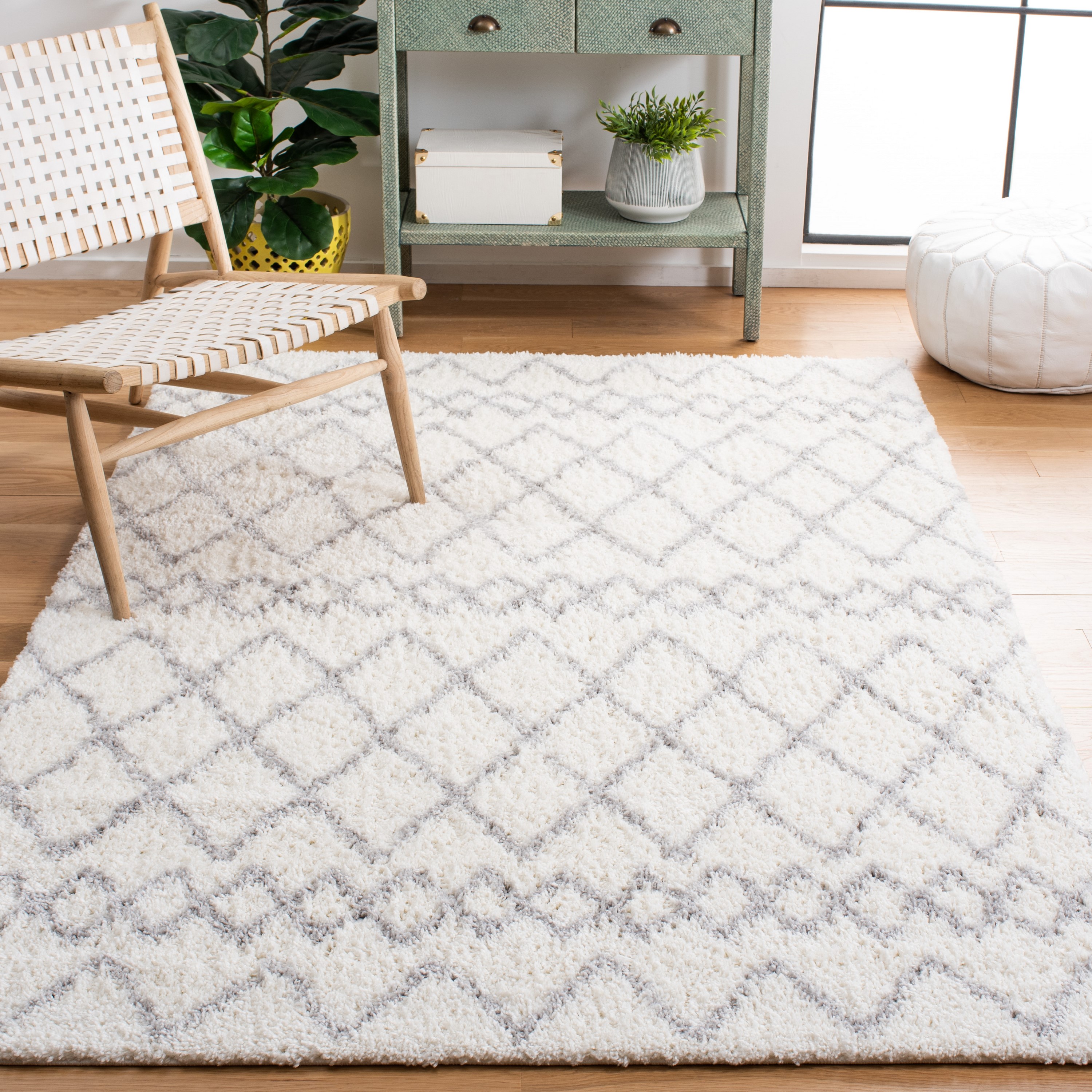 Safavieh BER165F-4 Berber Shag 4 x 6 (ft) Loomed Polypropylene Ivory/Light Gray Rectangular Indoor Tribal Bohemian/Eclectic Area rug