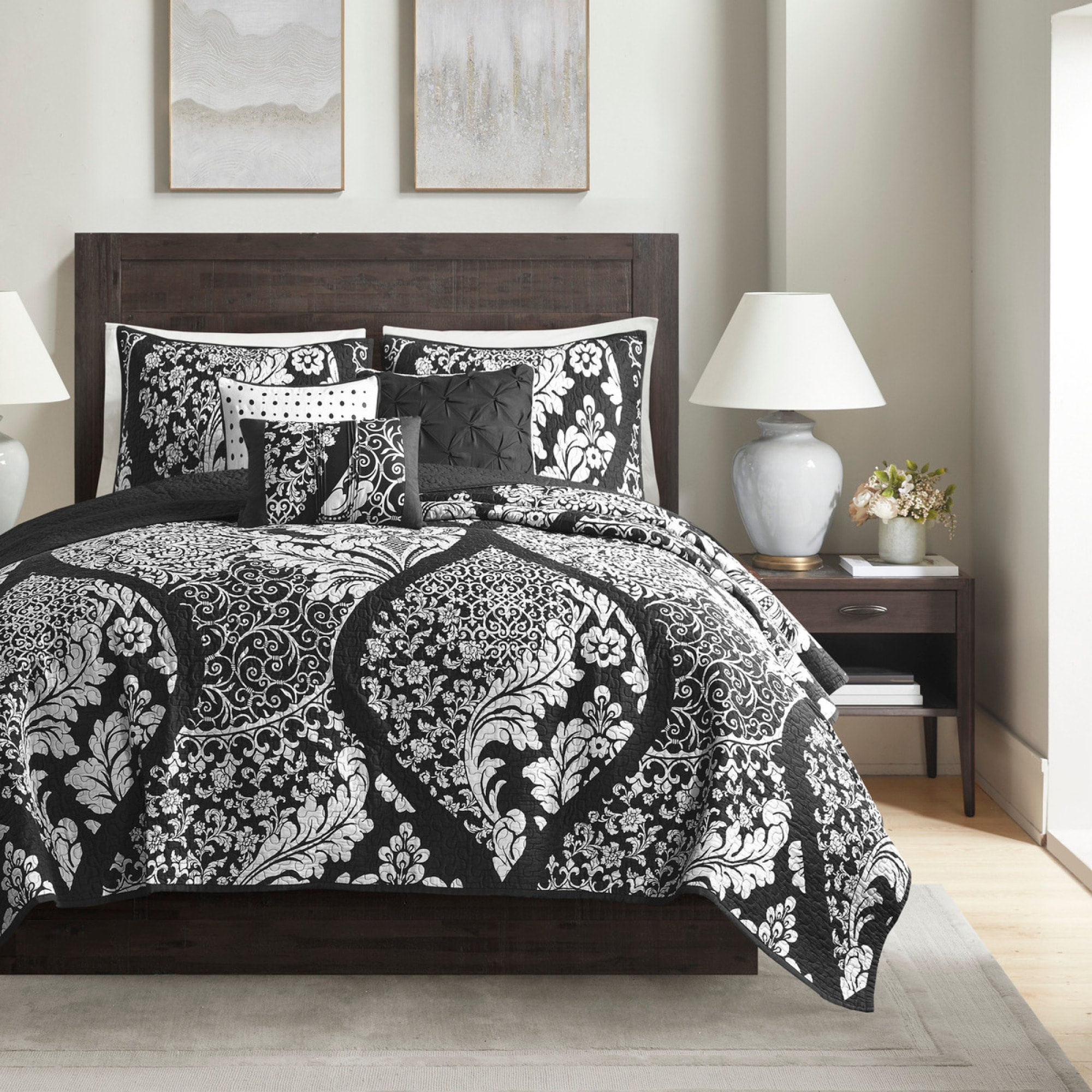 Roomfitters  6Piece King/Cal King Cotton Printed Quilt Bedding Set with Shams and Throw Pillows Black