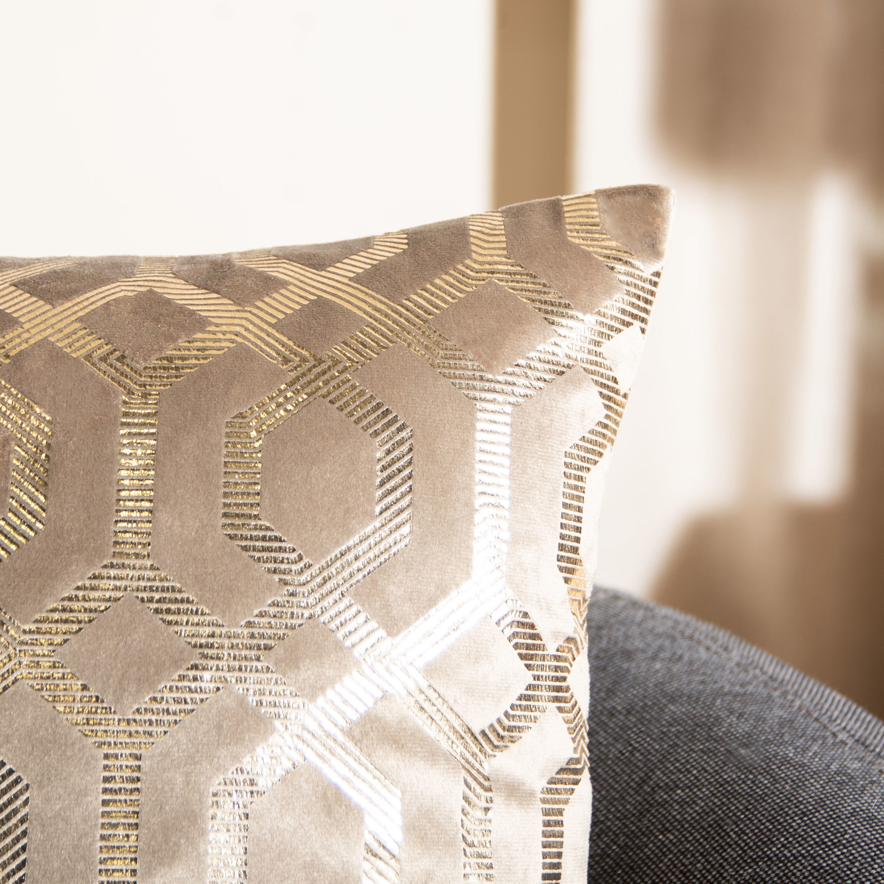 Safavieh Collection Gold Sparkle 18 Square Throw Pillow