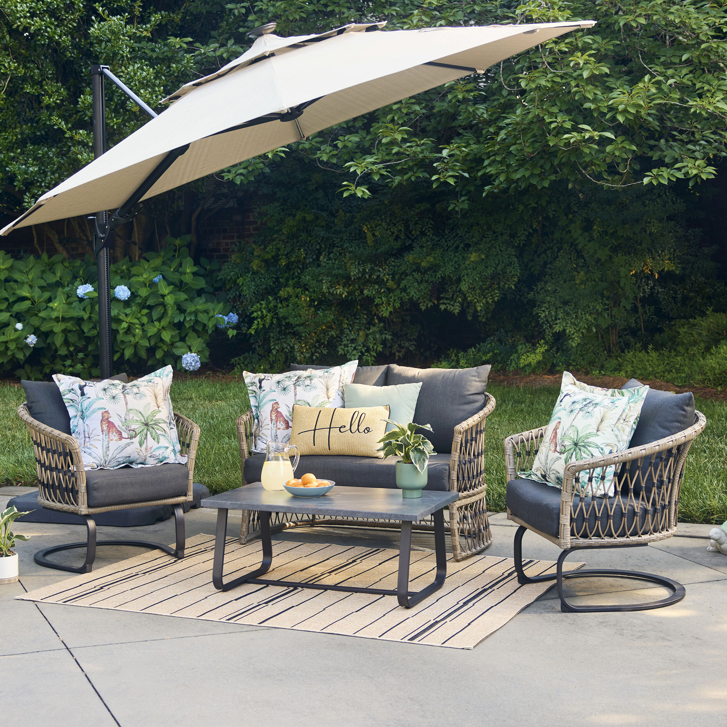 Style Selections LG-20345-4PC Avery Station 4-Piece Wicker Patio Conversation Set with Black Cushions