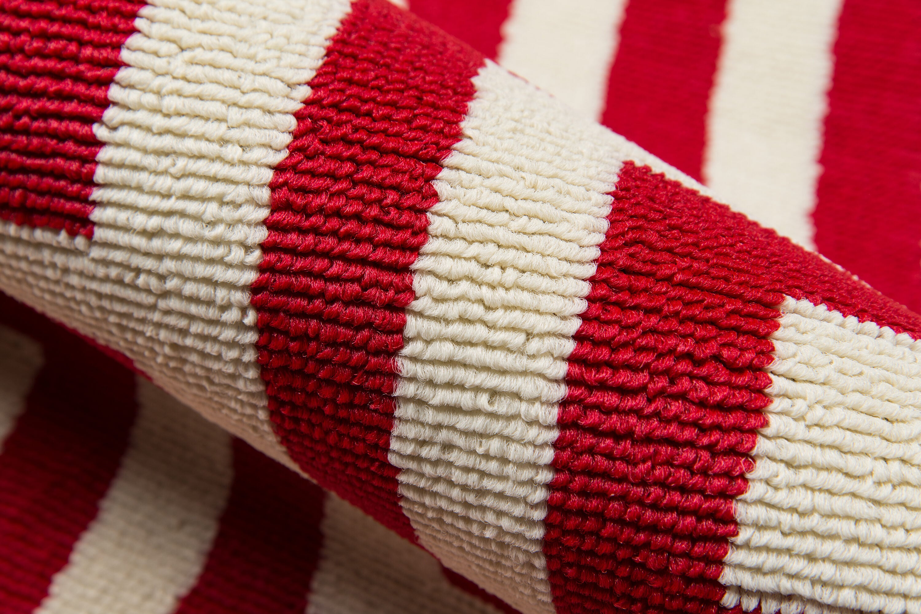 Momeni BAJA0BAJ10RED2376 rugs - View #2