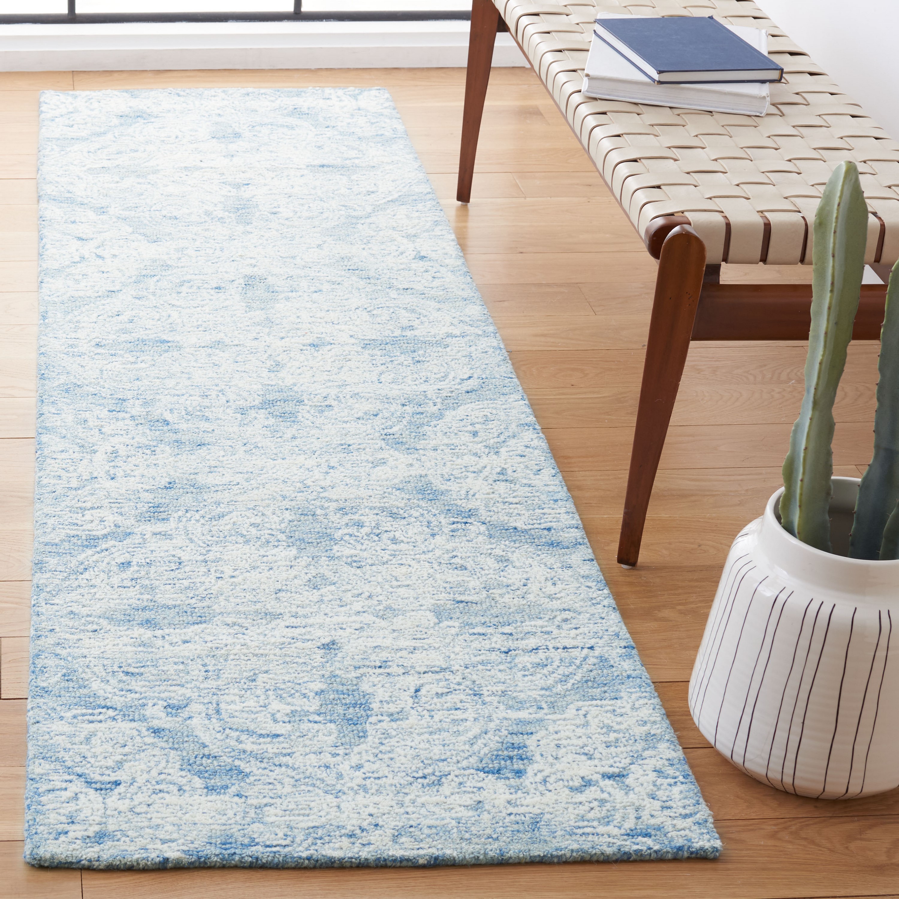 Safavieh MET997M-28 Metro Marcienne 2 x 8 (ft) Tufted Wool Blue/Ivory Rectangular Indoor Floral/Botanical Farmhouse/Cottage Runner rug