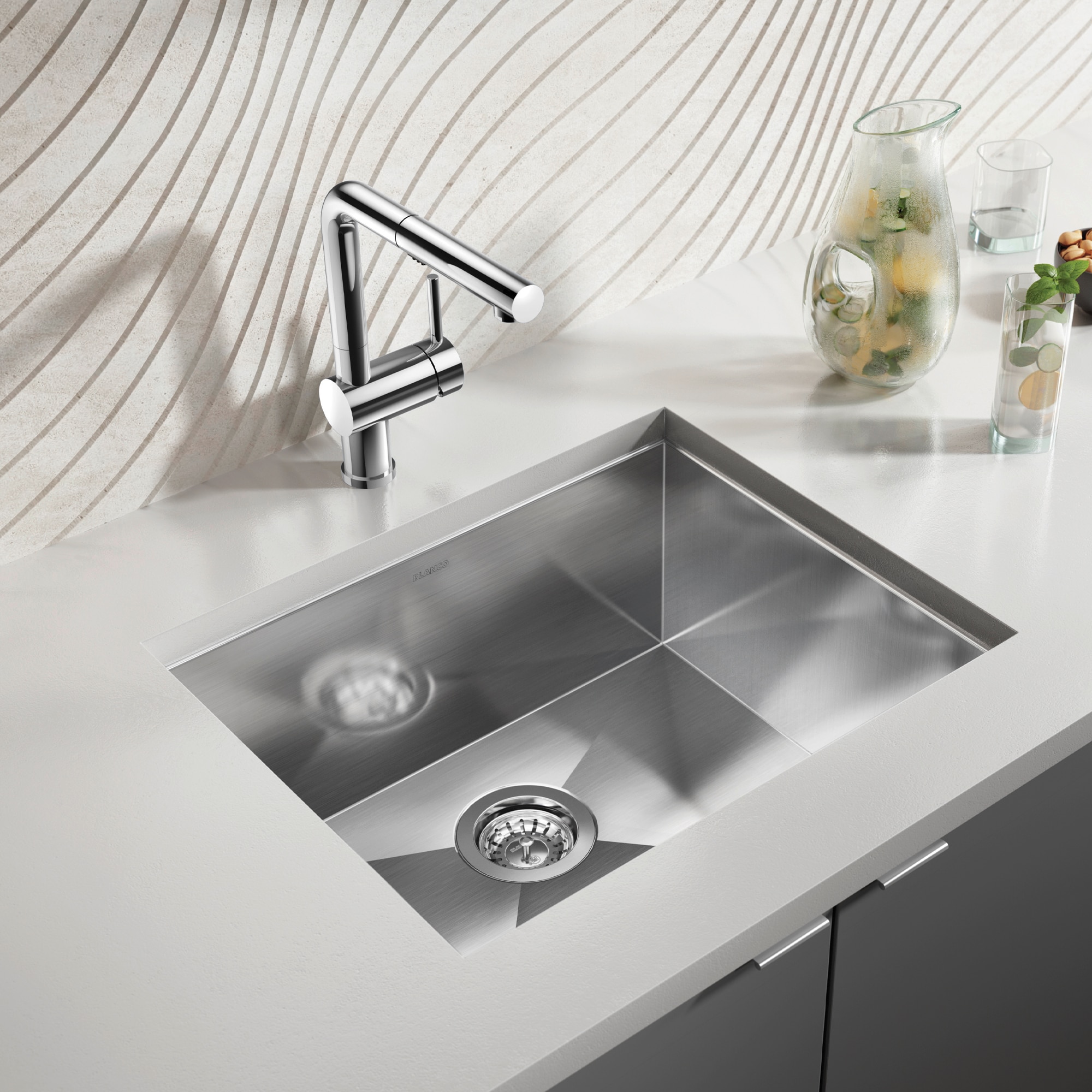 Blanco Quatrus Undermount 22-in X 18-in Satin Polished Finish Stainless 