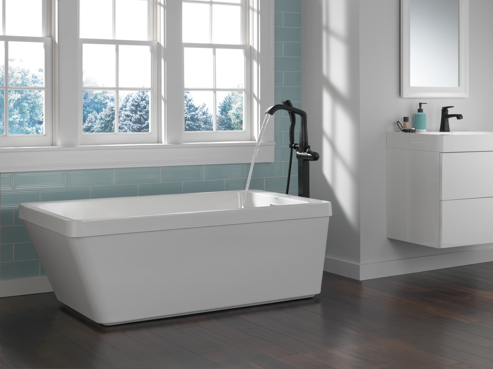 Delta T4776-BLFL Roman-Tub-Faucets - View #6