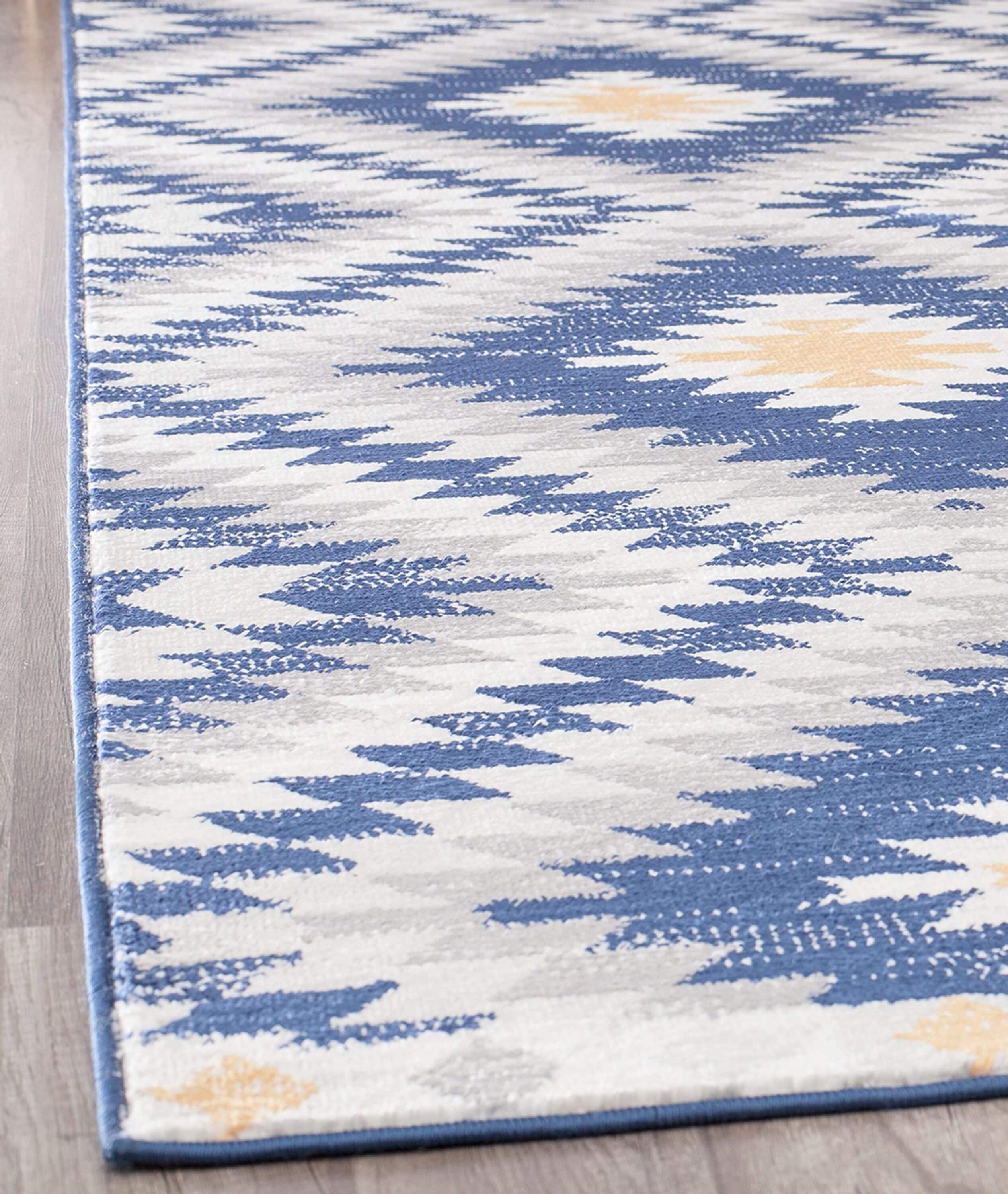 Soleil Reversible Blue Synthetic 5' x 7' Stain-Resistant Area Rug