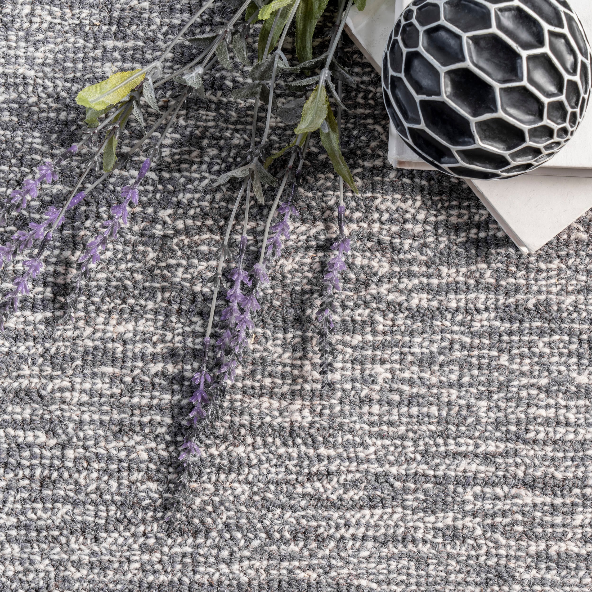 Elegant 5'x8' Hand-Tufted Wool Area Rug in Timeless Gray