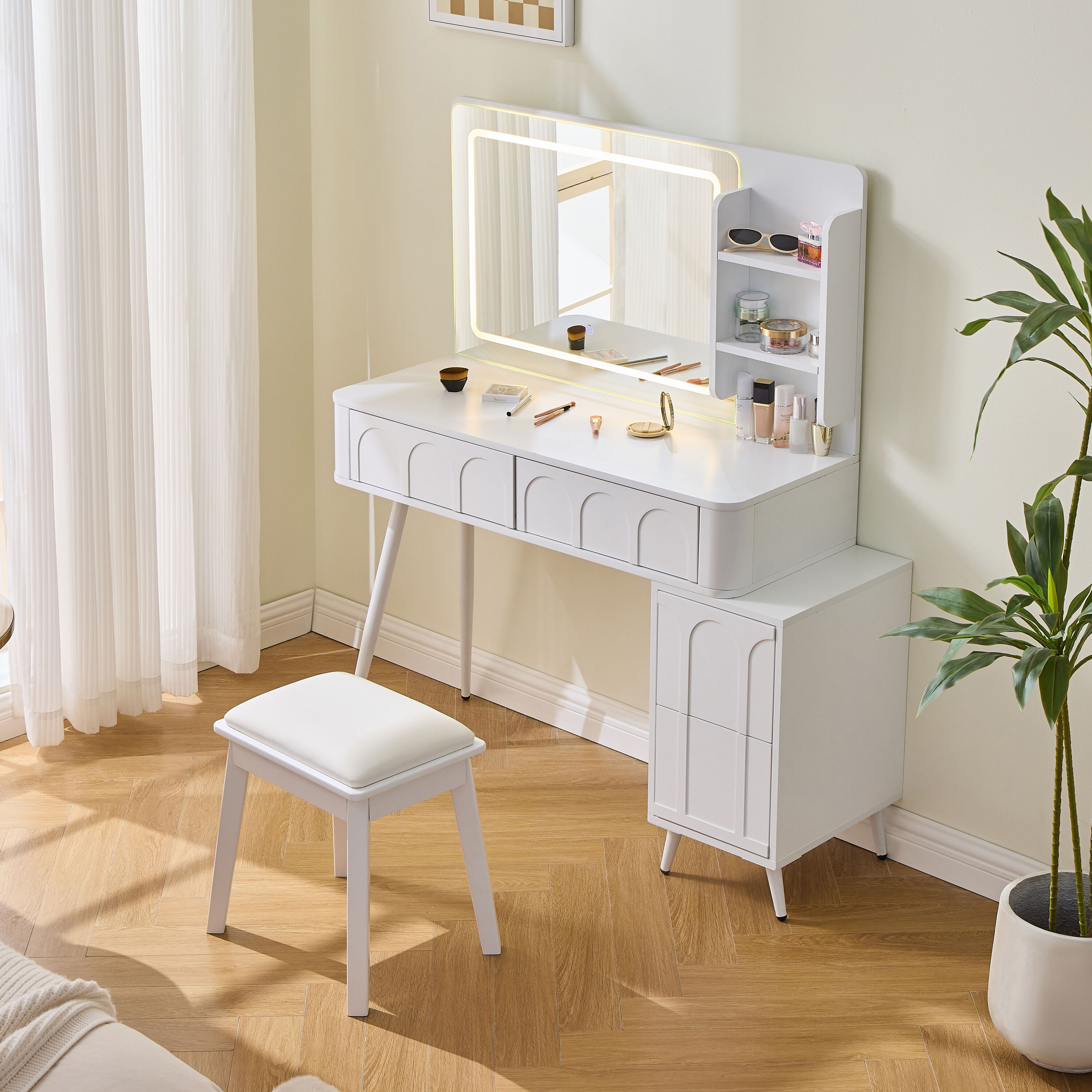 ModernLuxe SD000030AAB Bedroom-Vanities - View #18