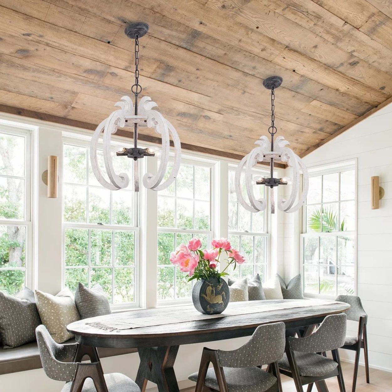 Oaks Decor Farmhouse wood chandelier 4-Light Distressed White Farmhouse ...