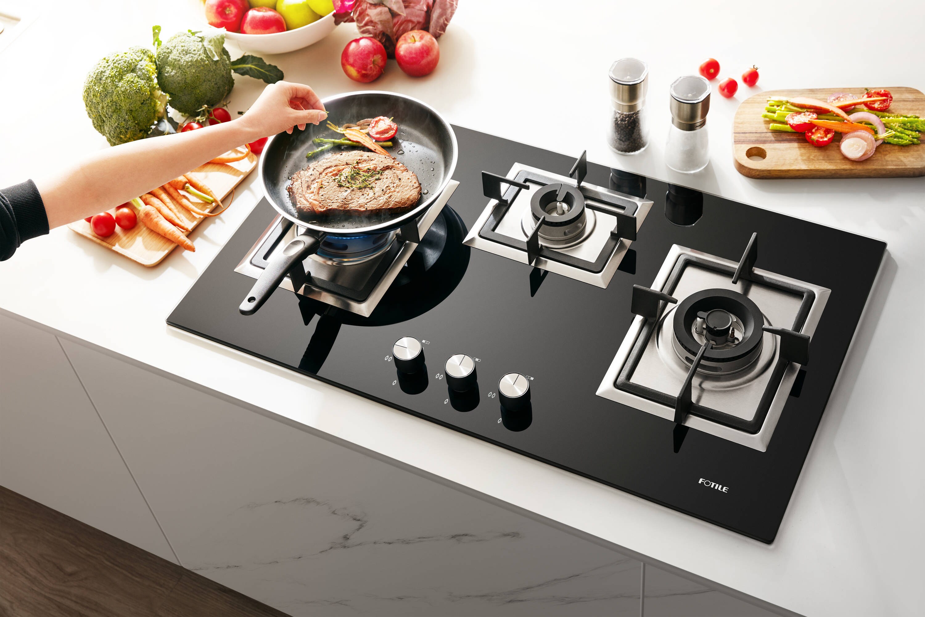 FOTILE Tri-Ring Professional Grade with 57K Total-BTU 30-in 5 Burners  Stainless Steel Gas Cooktop