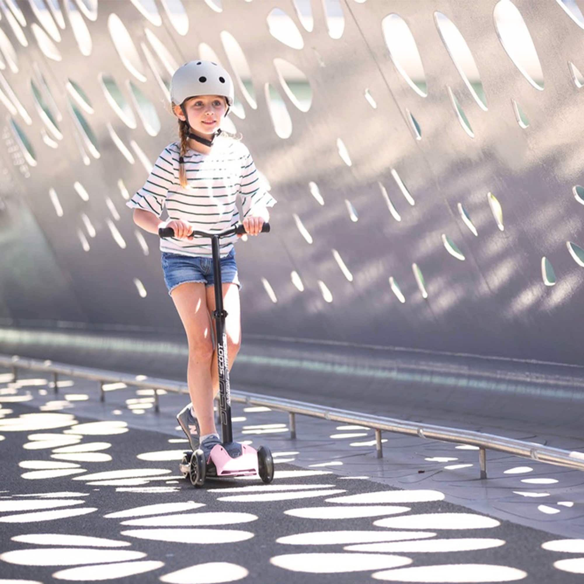 Scoot & Ride SRUS-HWK5-ROSE scooters - View #3