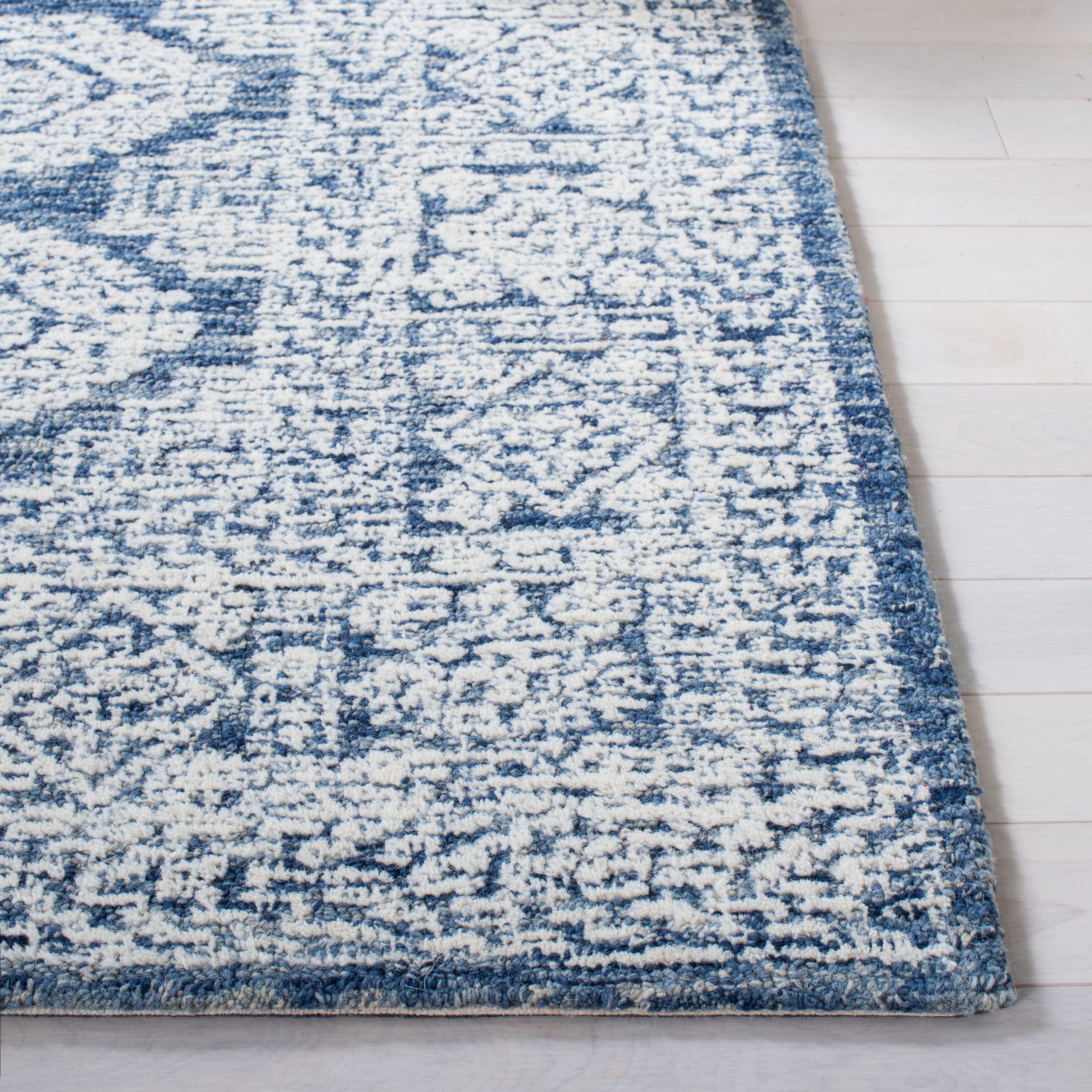 Safavieh MET803M-3 rugs - View #3