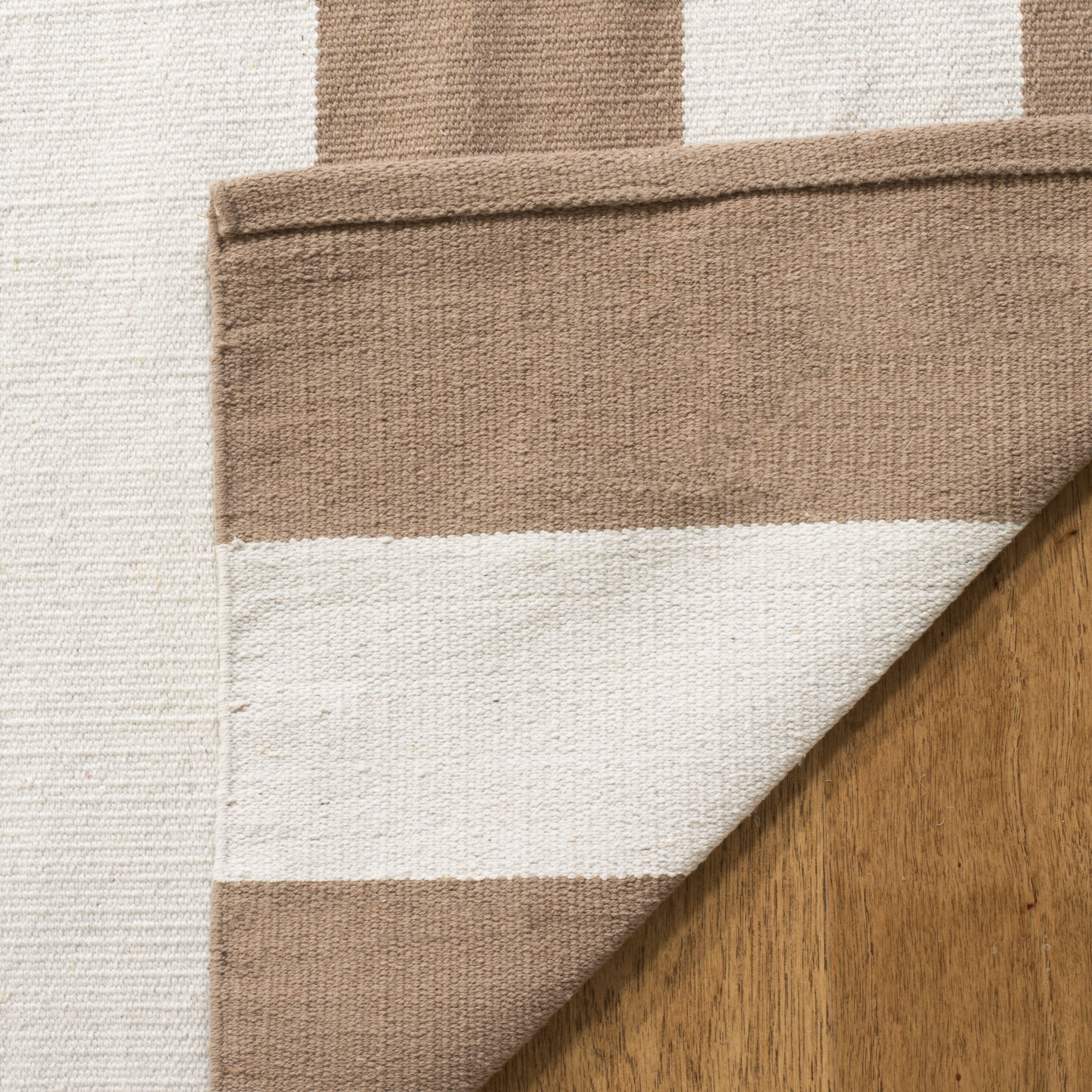 Safavieh MTK712M-24 rugs - View #4