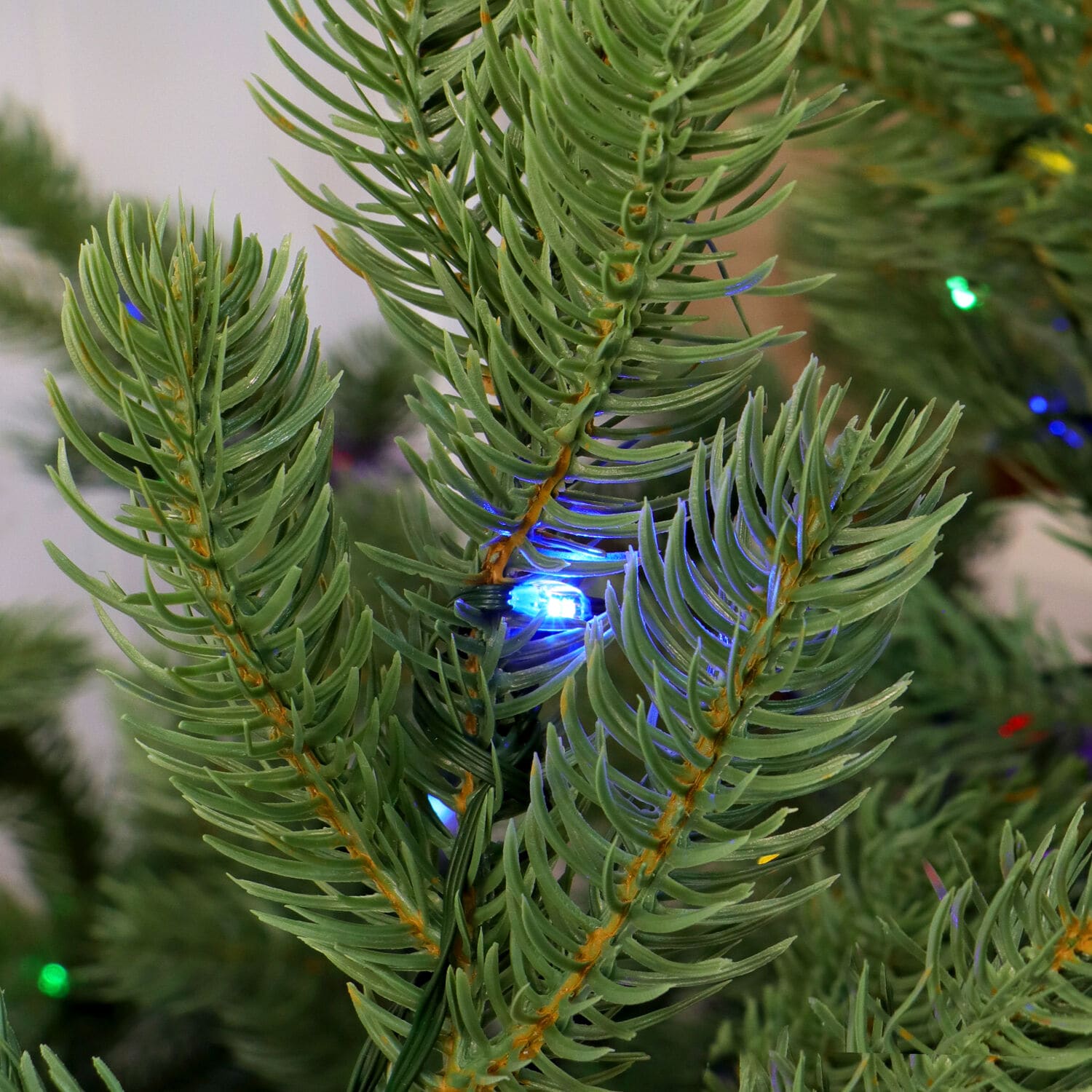 Fraser Hill Farm FFFX075-6MGR Artificial-Christmas-Trees - View #9