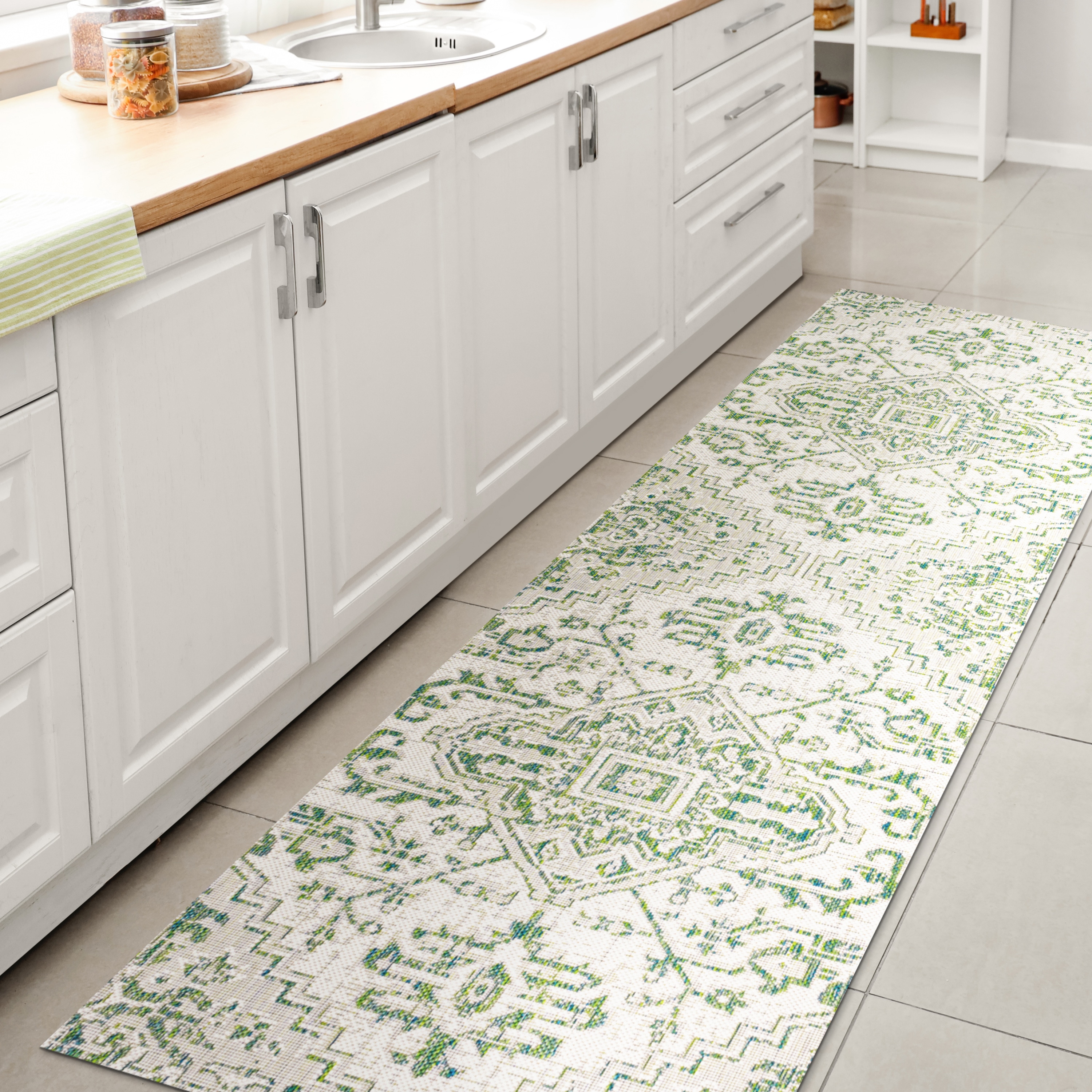 JONATHAN  Y SMB105G-28 Santa Monica Estrella Textured Weave 2 x 8 (ft) Loomed Polypropylene Green/Cream Rectangular Indoor/Outdoor Border Coastal Runner rug