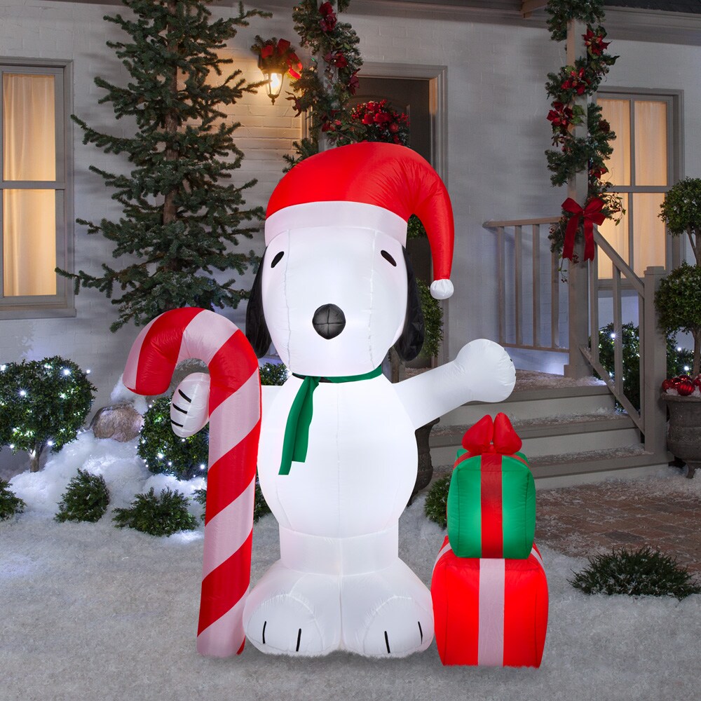 Peanuts 6.5-ft Lighted Snoopy Dog Christmas Inflatable in the Christmas ...