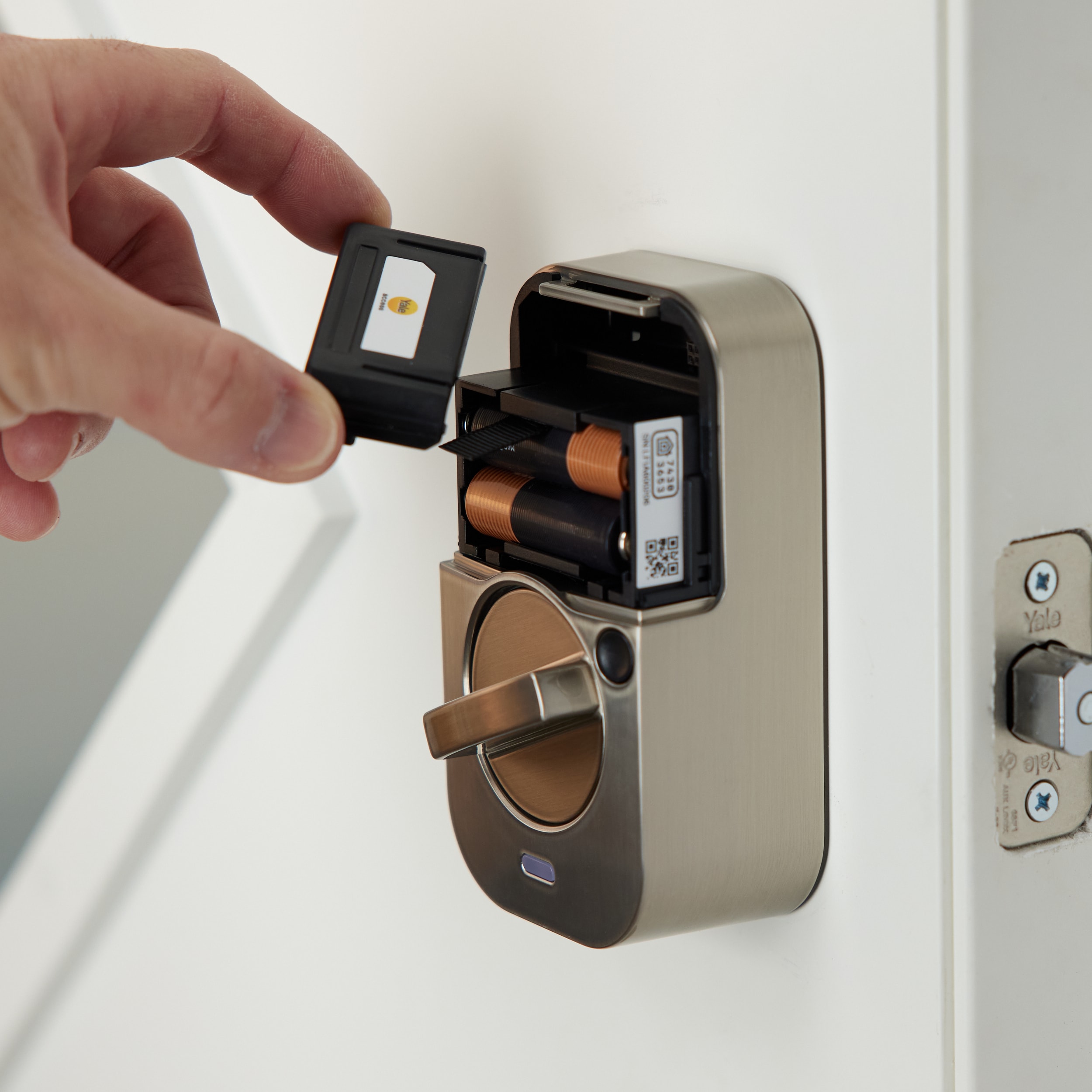 Yale Assure Lock 2 Smart Lock Wi-Fi with Touch Fingerprint Access Satin  Nickel YRD420-F-WF1-619 - Best Buy