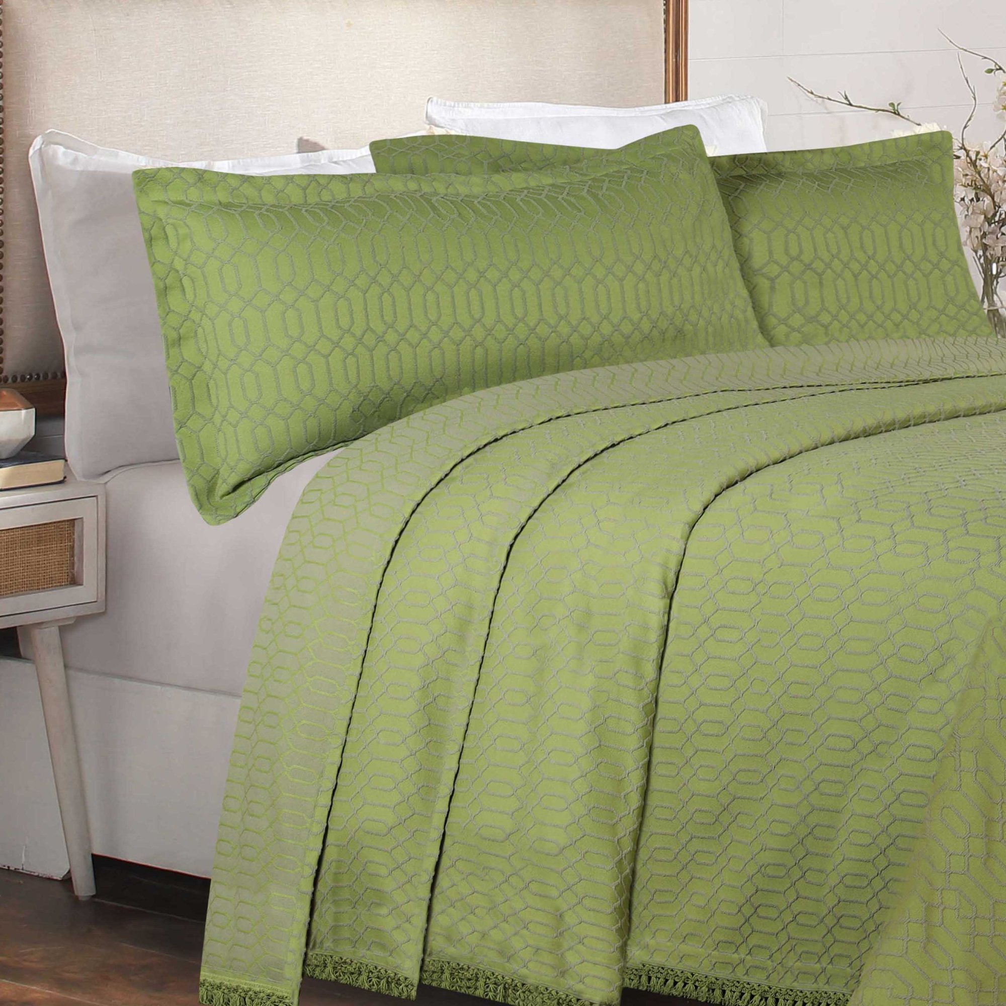 Superior Sage Geometric Twin Bedspread Blend