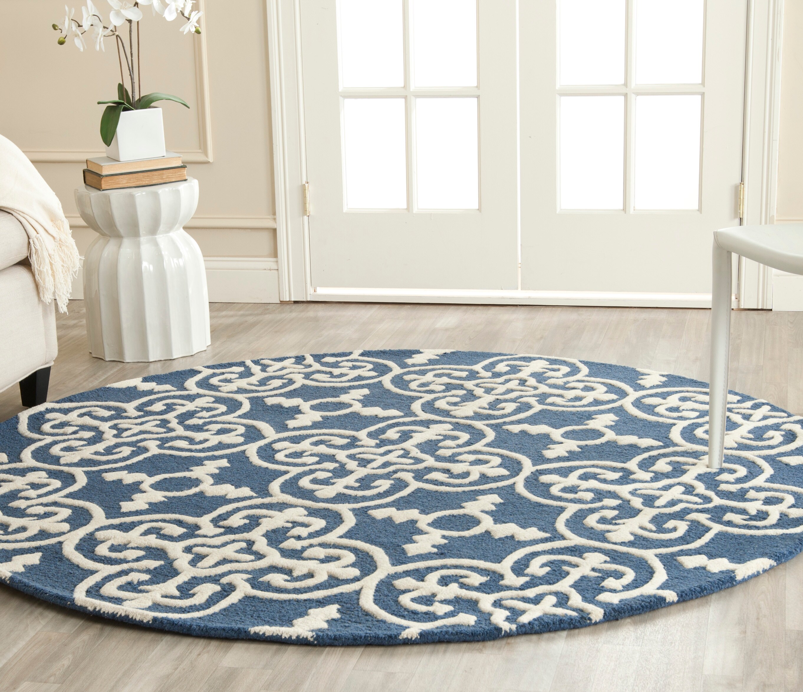  Cambridge 133 Navy/Ivory Contemporary 6ft x 6ft Round Rug