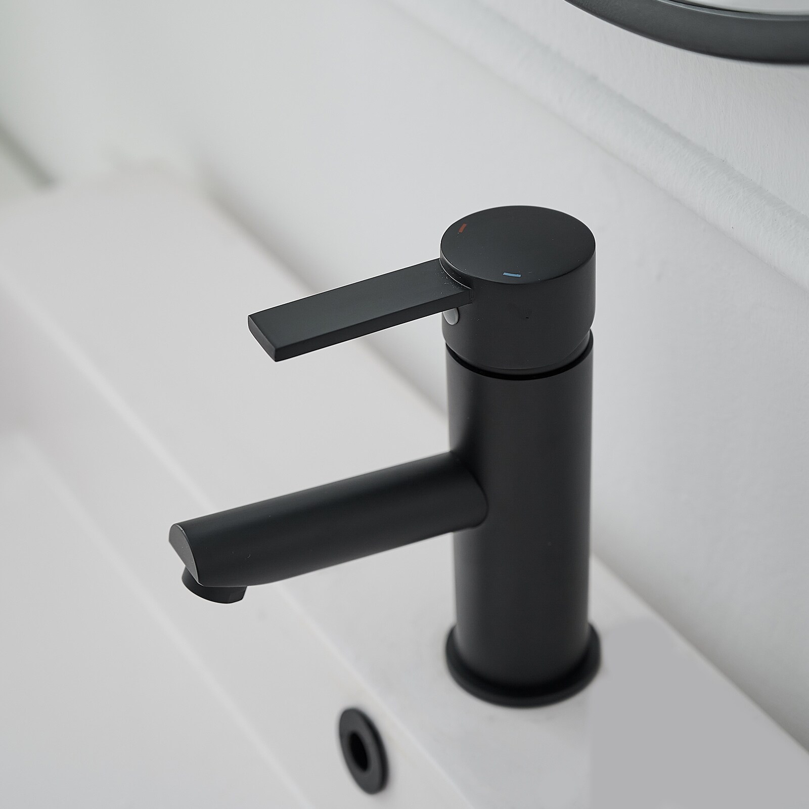 Matte Black Stainless Steel Single-Handle Bathroom Faucet