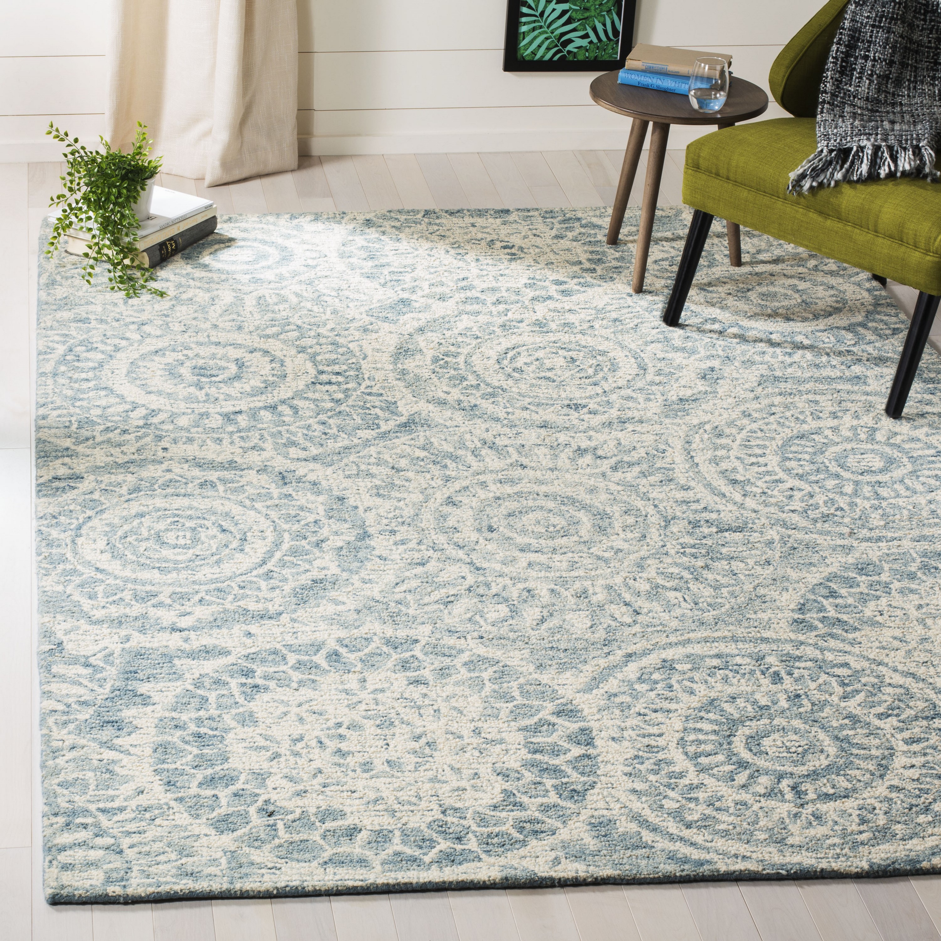Safavieh ABT205A-8 Abstract Whirl 8 x 10 (ft) Tufted Wool Ivory/Blue Rectangular Indoor Distressed/Overdyed Bohemian/Eclectic Area rug