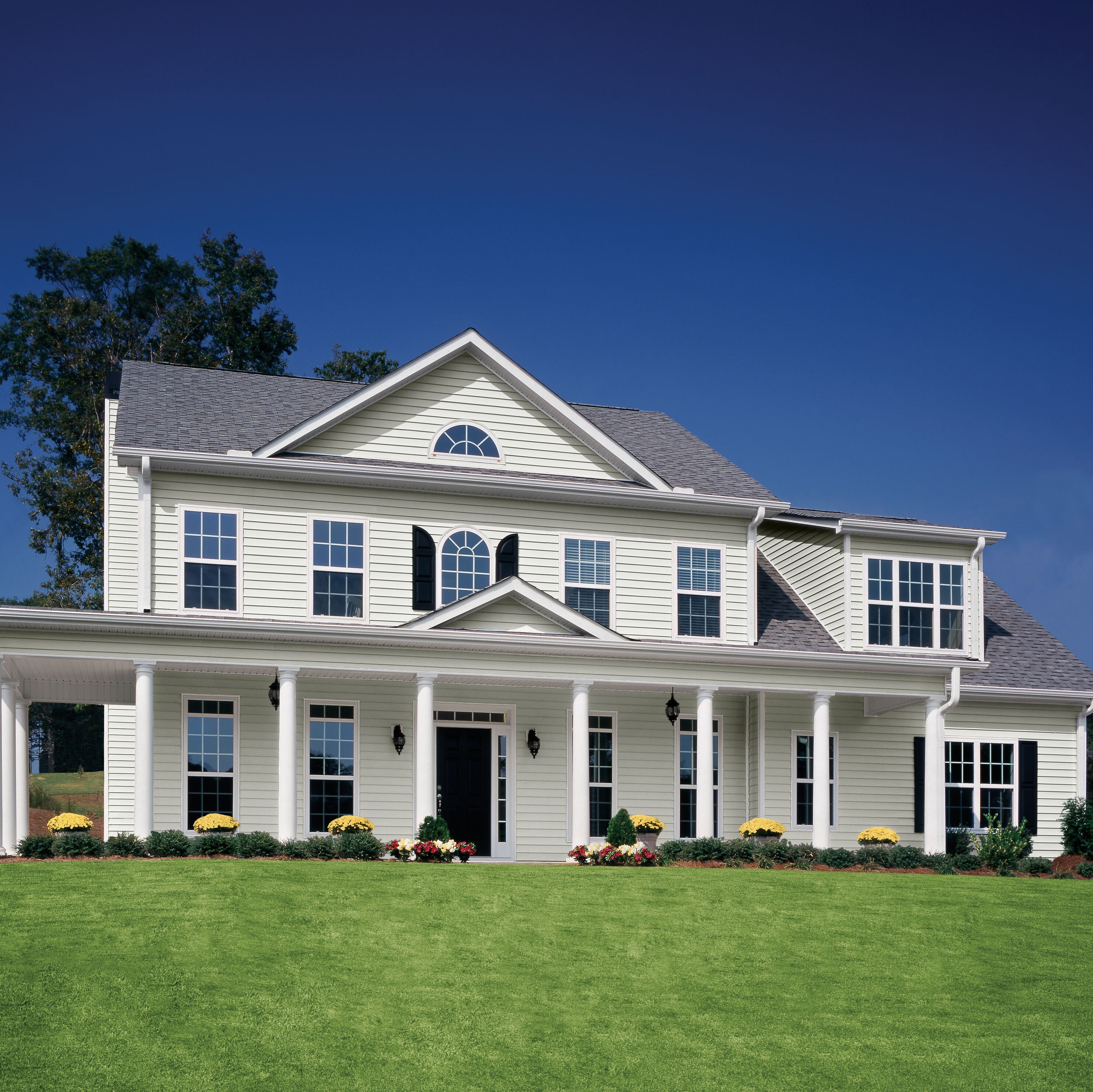 Georgia-Pacific Vision Pro Double 5-in Traditional White Vinyl Siding ...