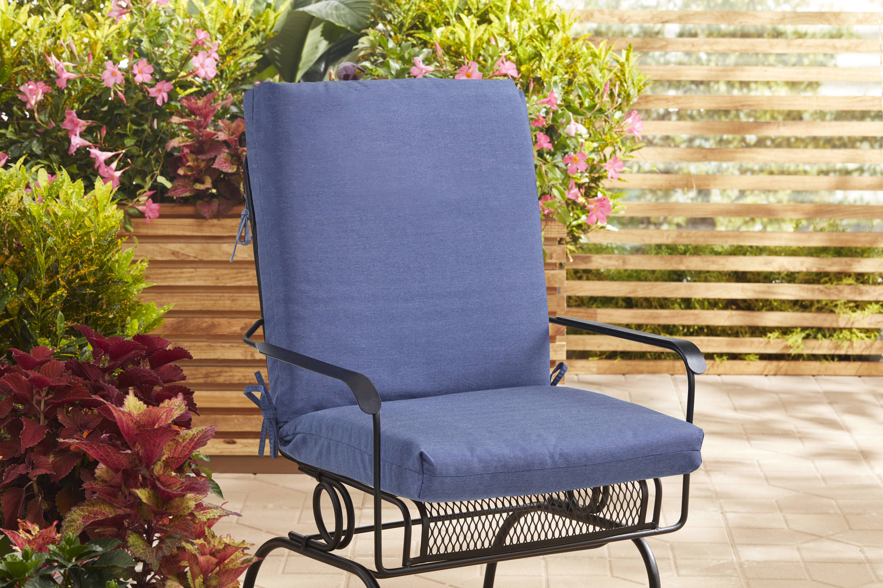 allen + roth 19.5-in x 20-in Wheat Patio Chair Cushion in the