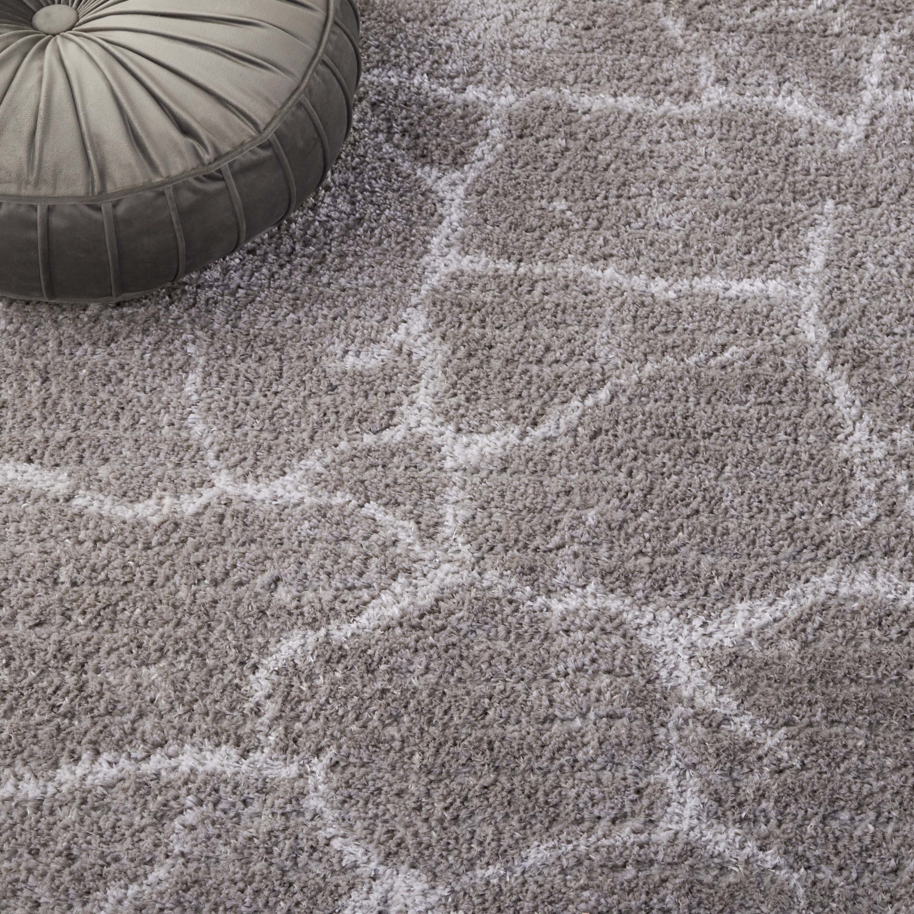 Ivory and Grey Abstract Shag 5' x 7' Synthetic Area Rug