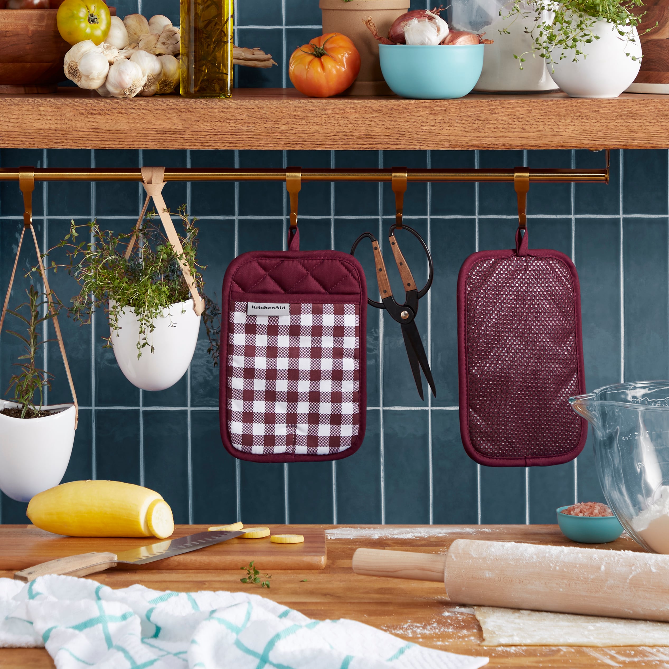 KitchenAid 2-Pack Cotton Pot Holder Set in the Kitchen Towels department at 