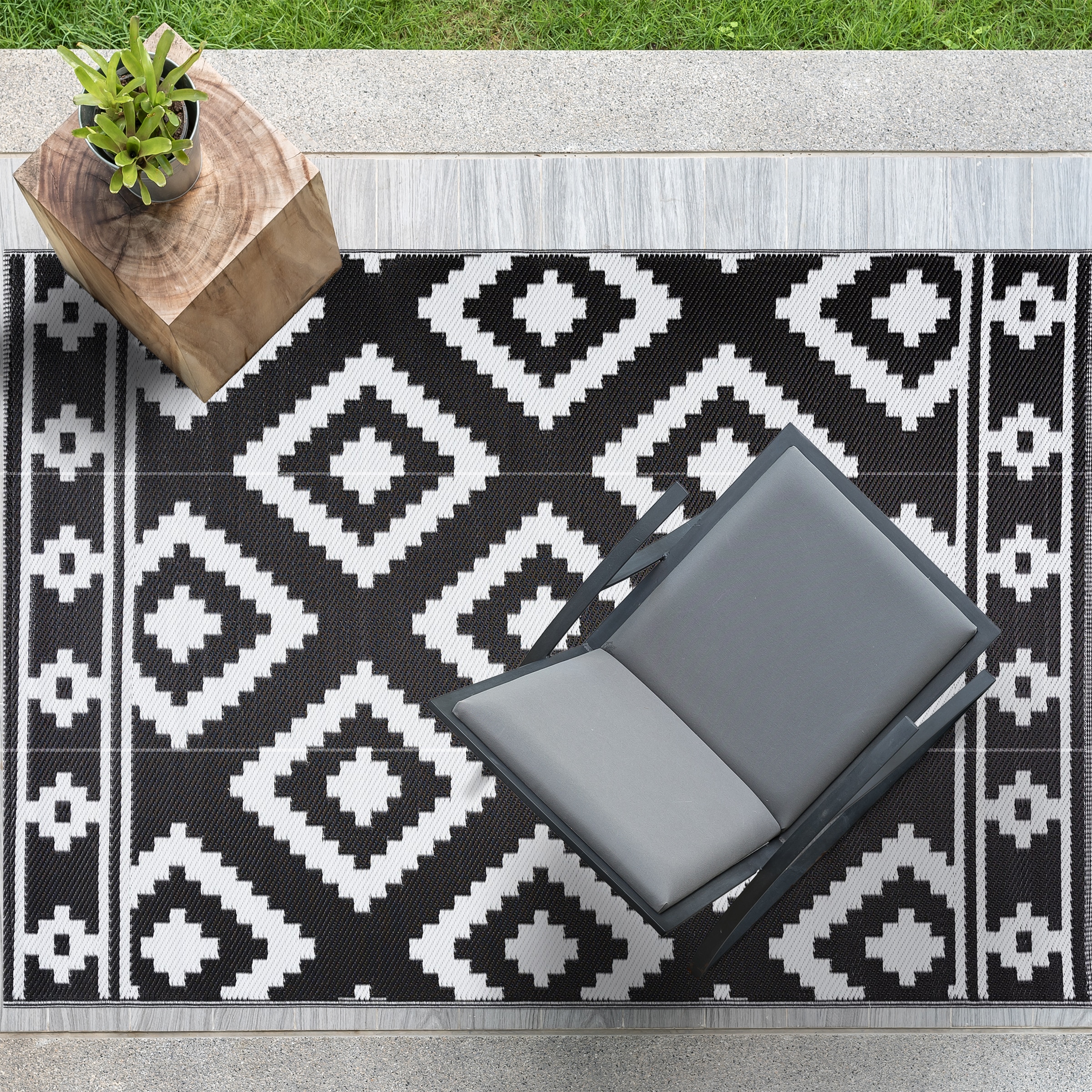 Playa Rug PLY-F-MLN-BW-6X9 6 x 9 (ft) Polypropylene Milan-Black White Rectangular Indoor/Outdoor Geometric Area rug