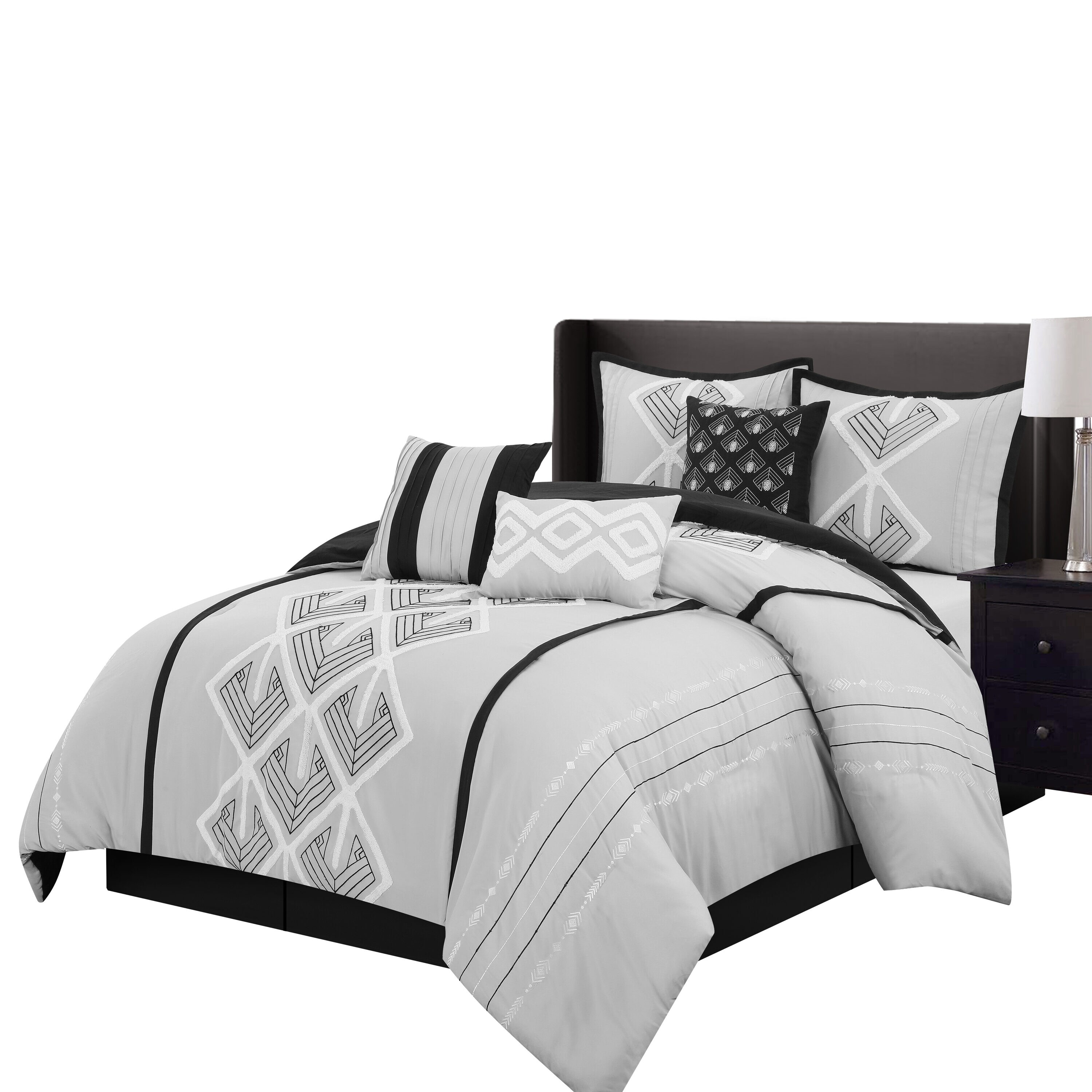 Grand Avenue 7-Piece Black/Grey Queen Comforter Set in the Bedding