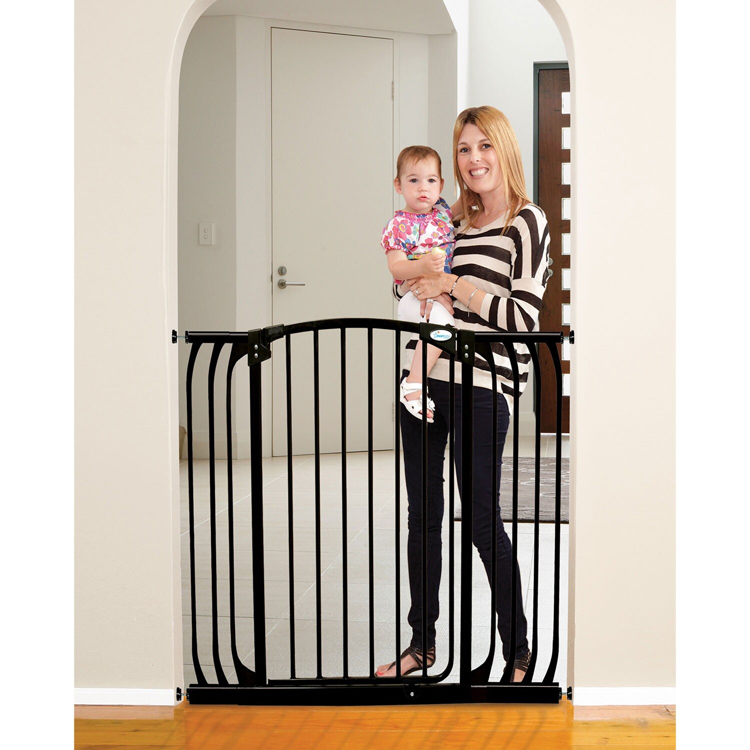 dreambaby-tension-mount-expandable-black-metal-pet-gate-in-the-pet