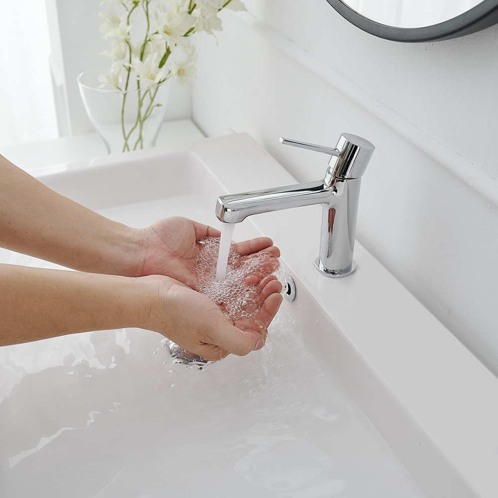 Polished Chrome Single Handle Modern Bathroom Faucet