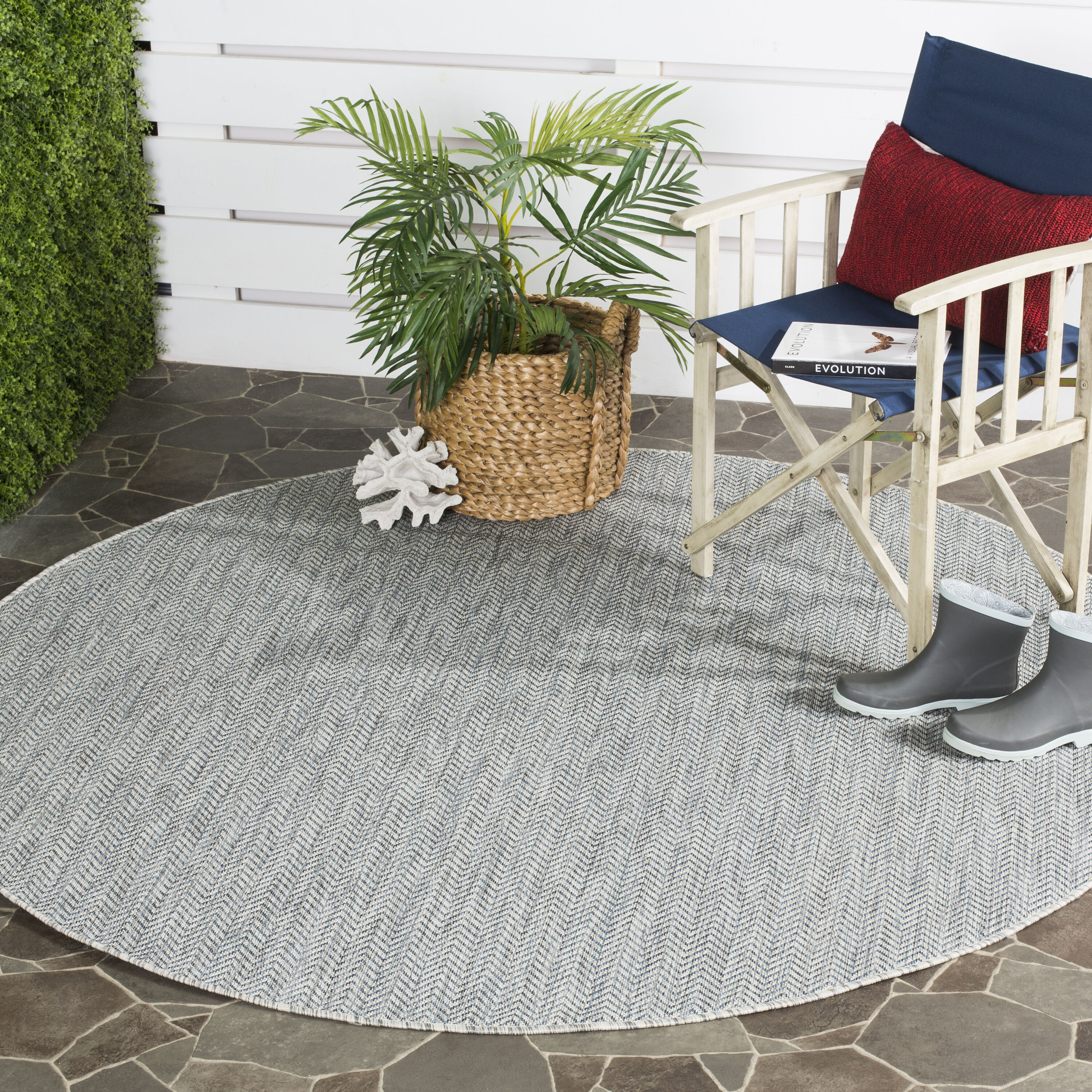 Safavieh CY8022-36812-5R Courtyard Newtown 5 x 5 (ft) Loomed Polypropylene Gray/Navy Round Indoor/Outdoor Chevron Coastal Area rug