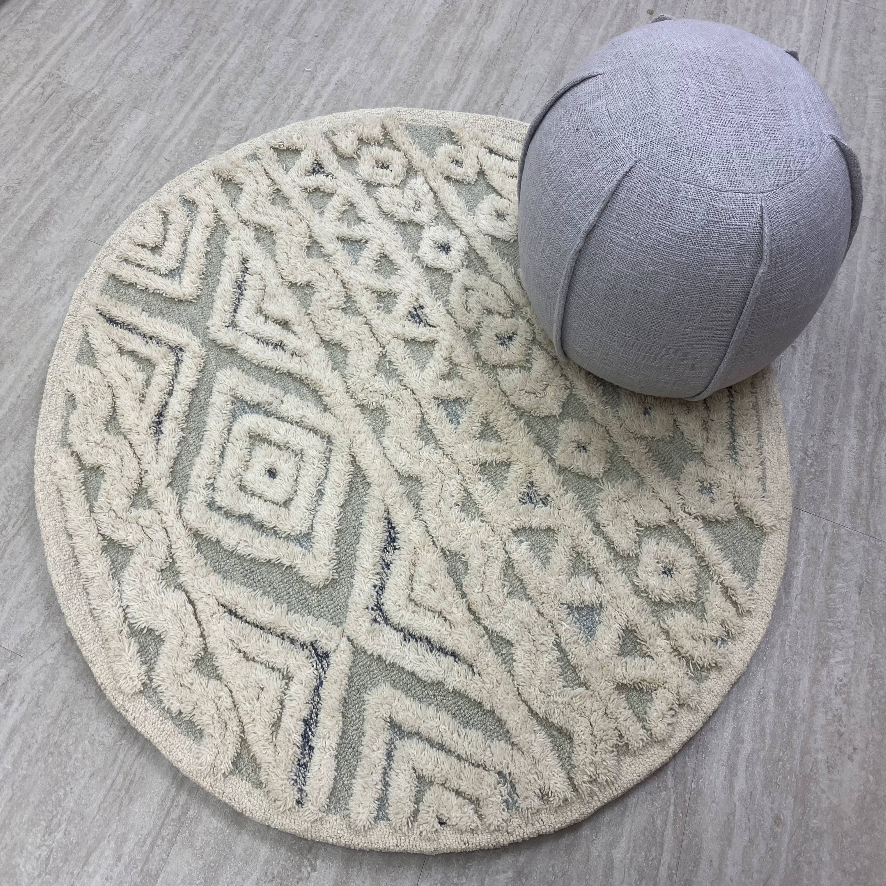 LR Home 0334A0084934J8 4 x 4 (ft) Tufted Wool Gray/Cream/Light Blue/Navy Round Indoor Abstract Mid-Century Modern Area rug