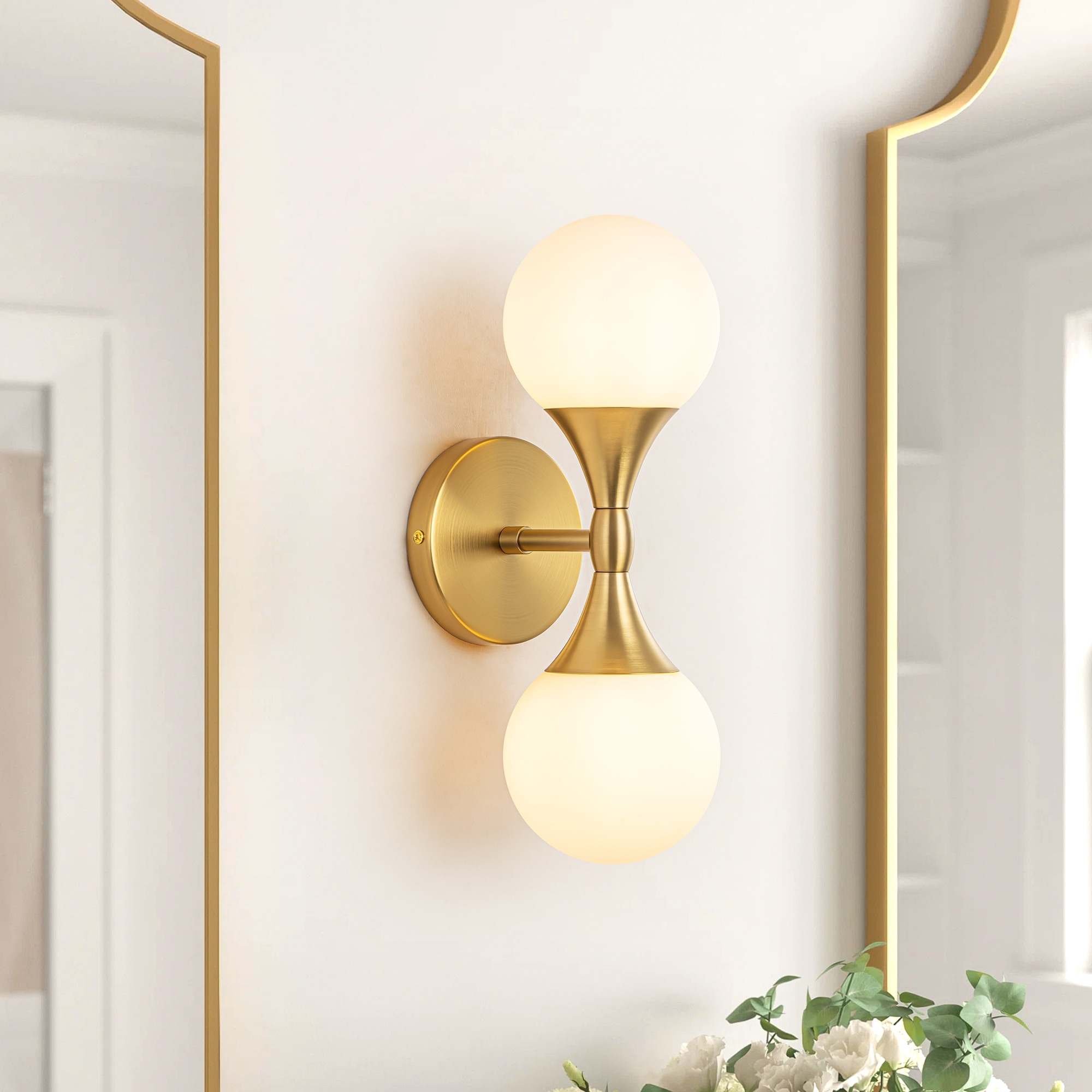 Rennnsan WS810147598 Victoria 4.7-in W 2 -Light Gold Wall Sconce