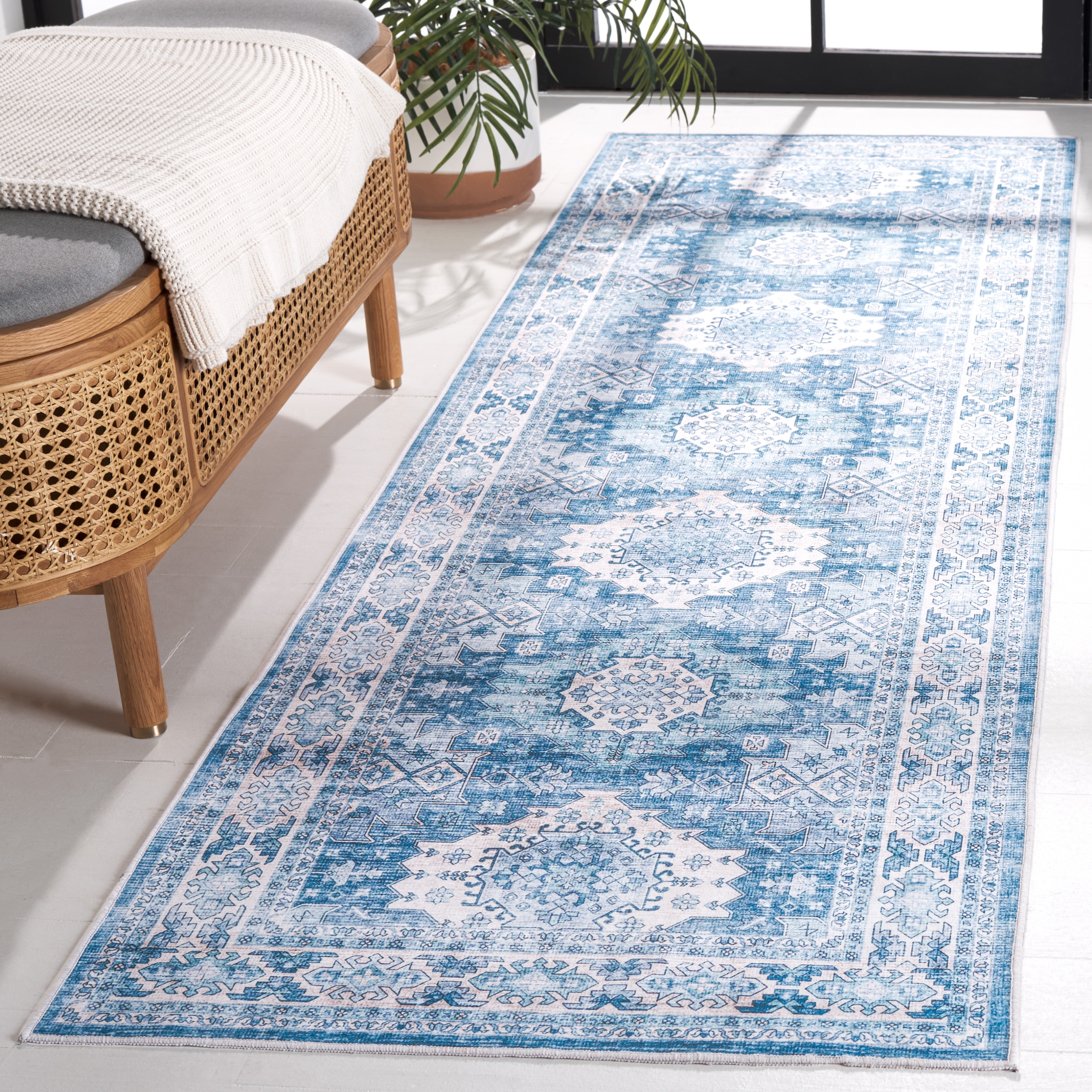 Arizona 512L Light Blue/Blue 2ft-6in x 8ft Traditional Rug