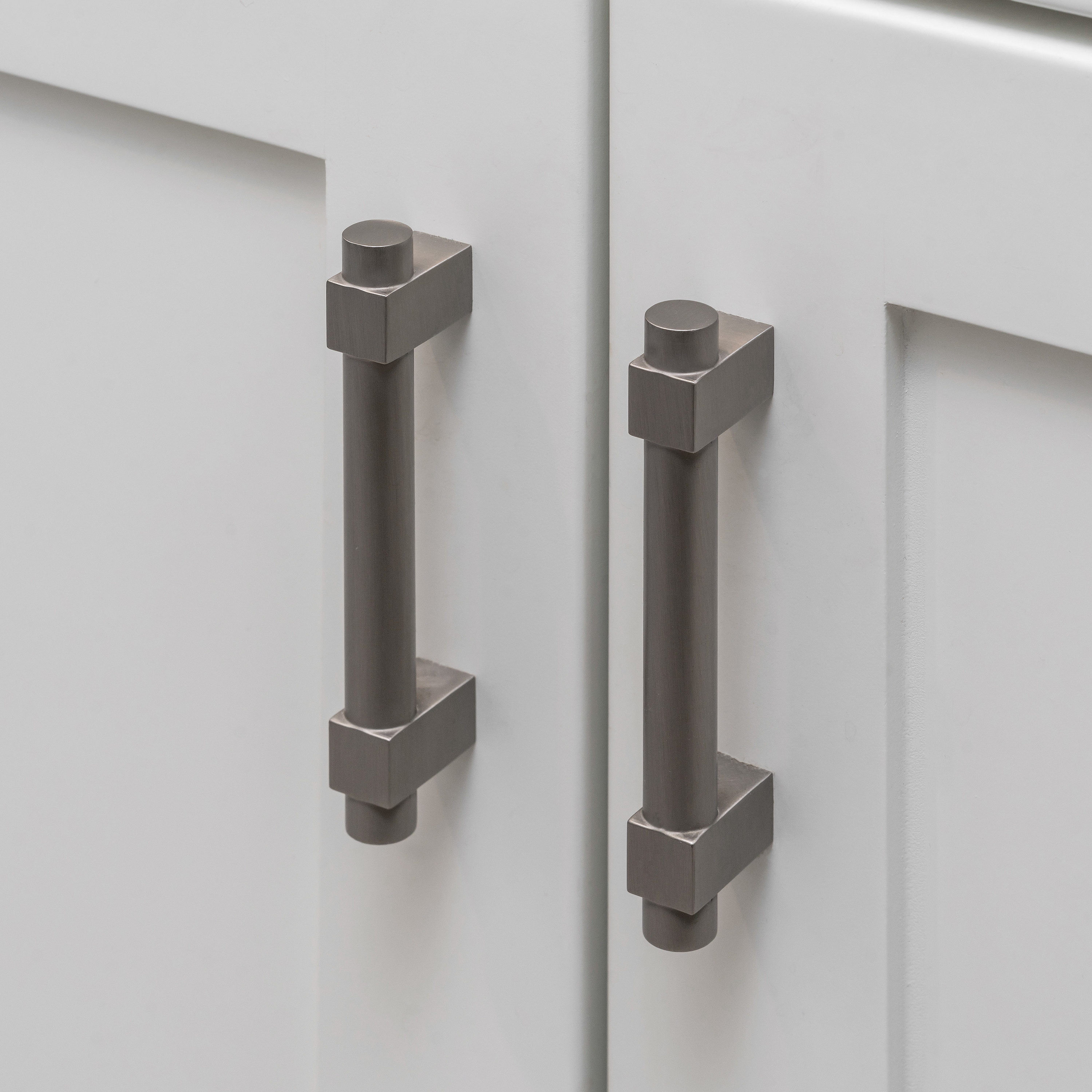 Sumner Street Home Hardware RL061756 Cabinet-Pulls - View #4