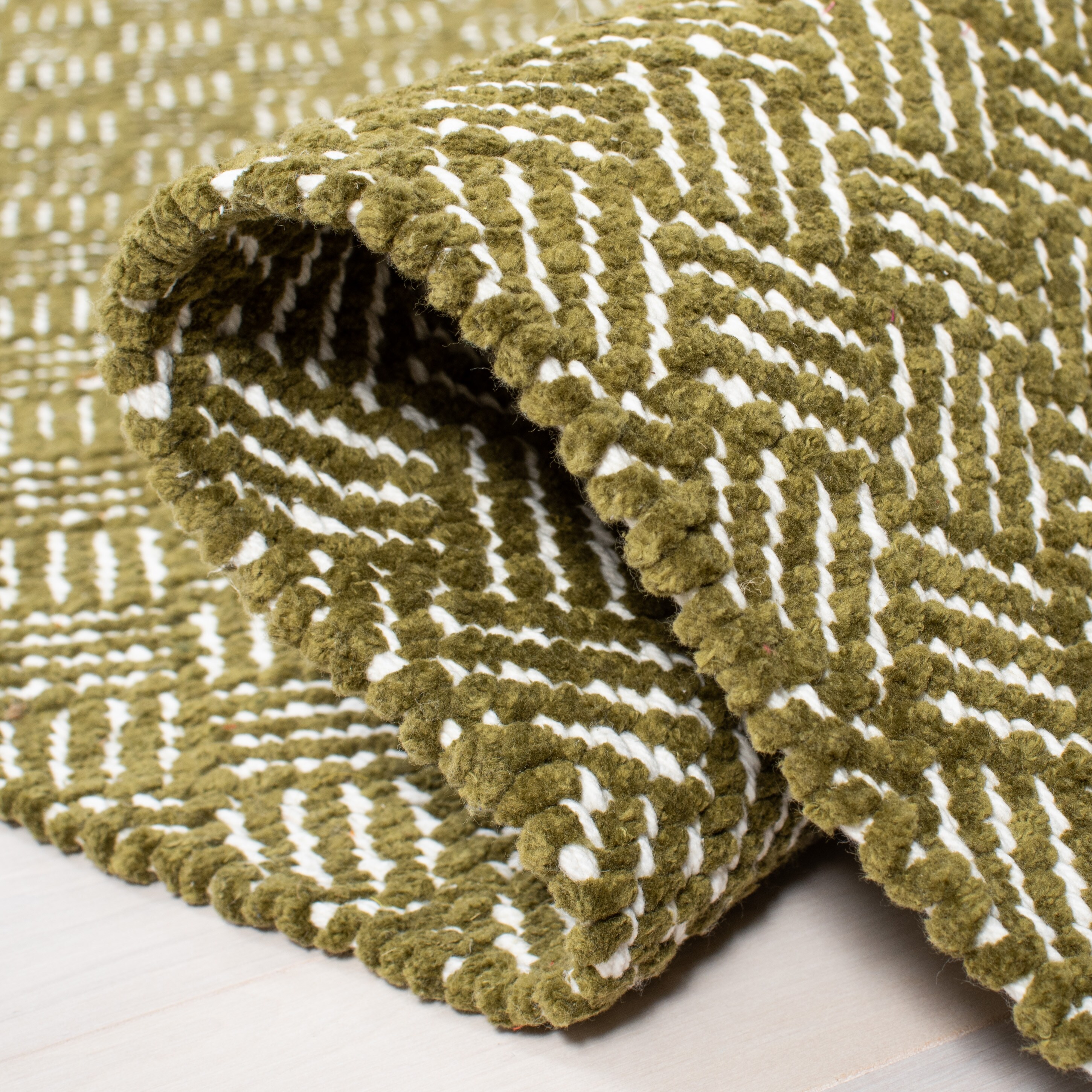 Safavieh BOS680B-24 rugs - View #5