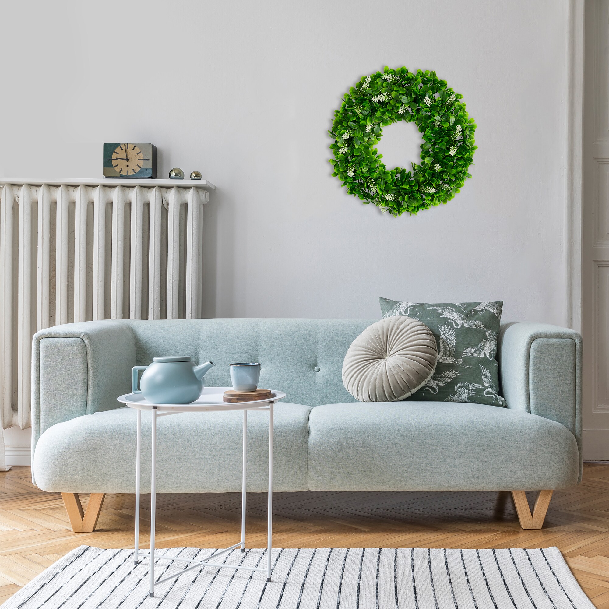 Realistic Artificial Indoor-Outdoor Green Wreath for Front Door 18 Inc –  Naturallyhomeaccents