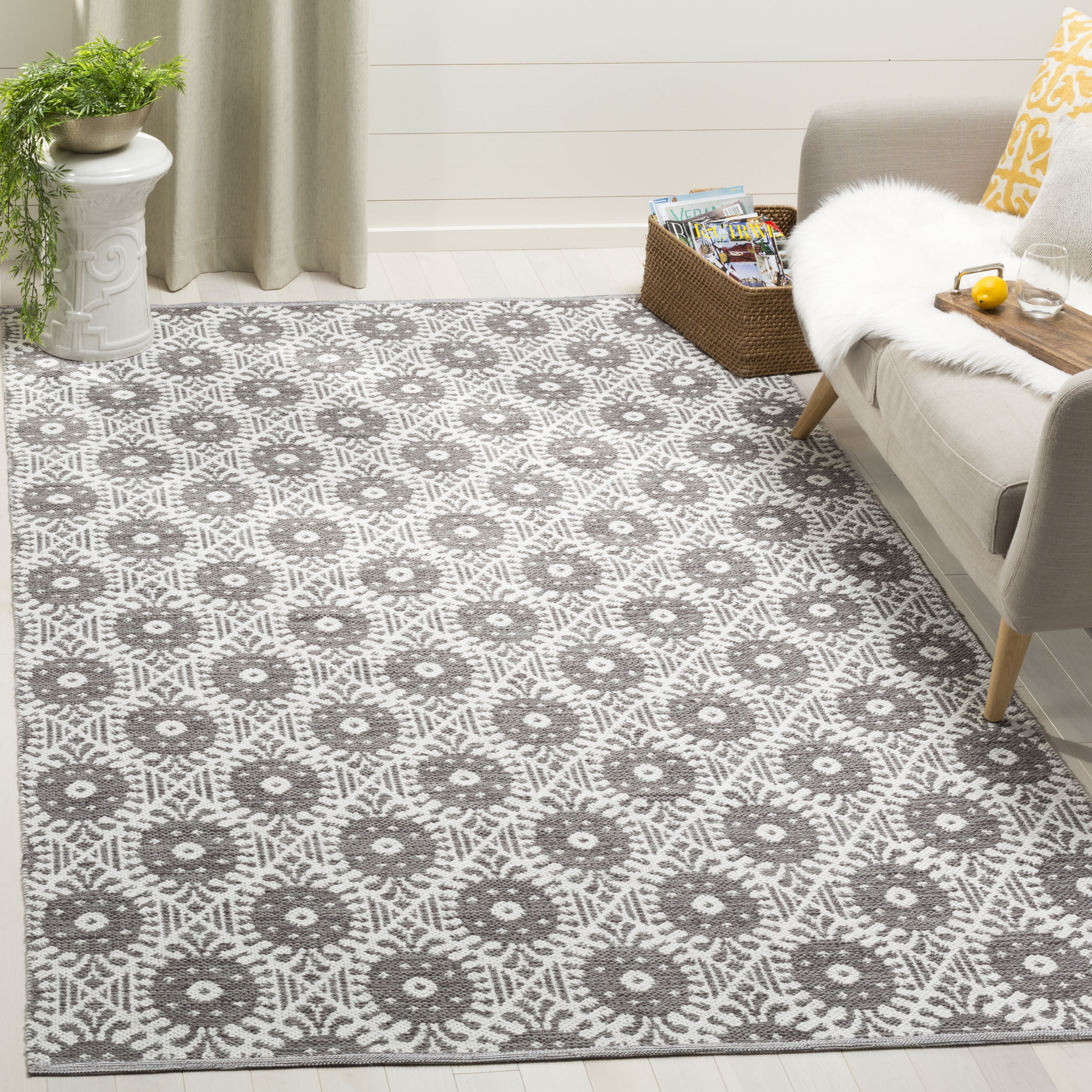 Safavieh MTK612J-3 Montauk Carmi 3 x 5 (ft) Cotton Charcoal/Ivory Rectangular Indoor Abstract Bohemian/Eclectic Throw rug