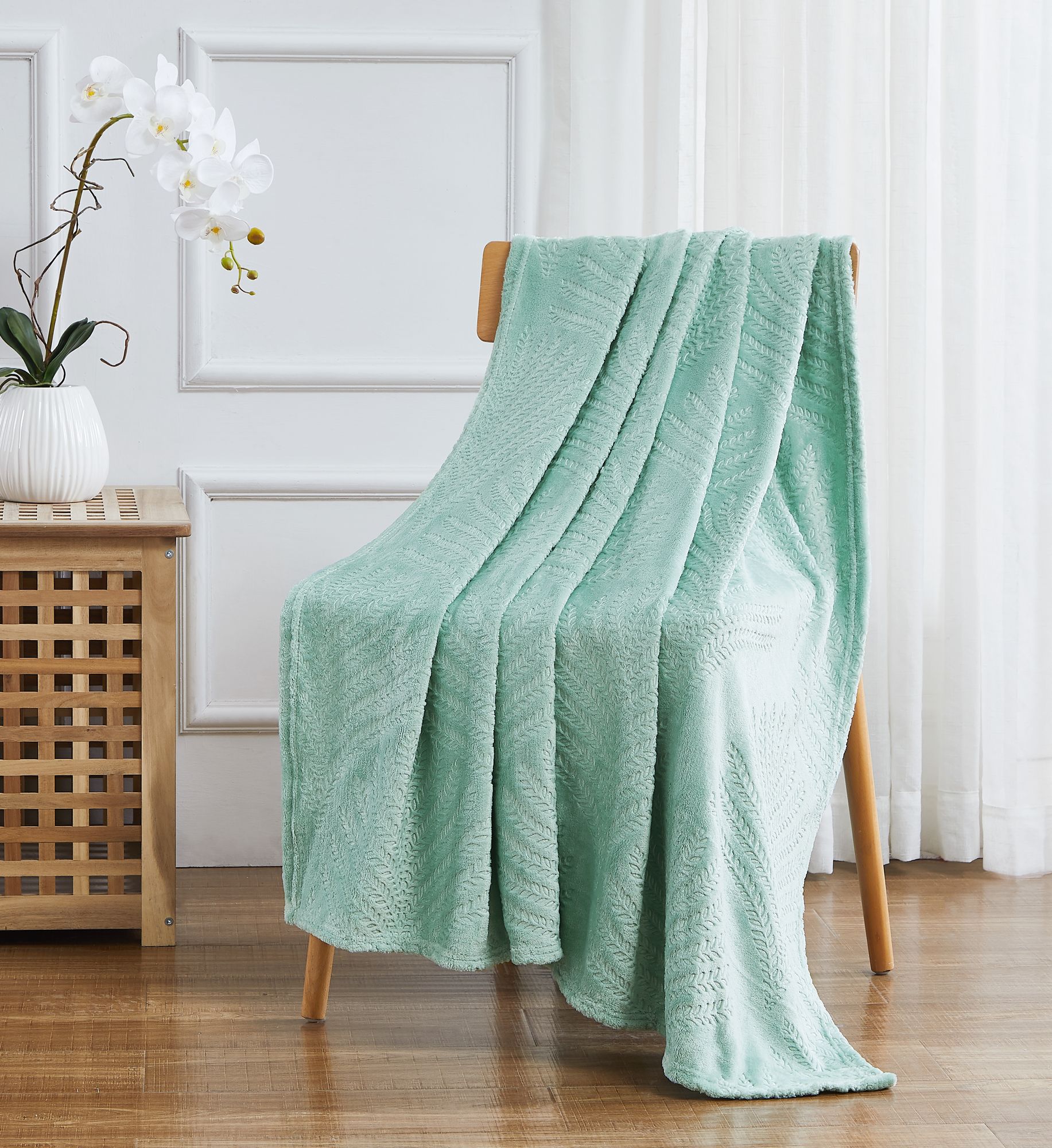 KATE AURORA Floral Ferns Shabby Chic Styled Oversized Ultra Soft and Plush Accent Throw Blanket Aqua