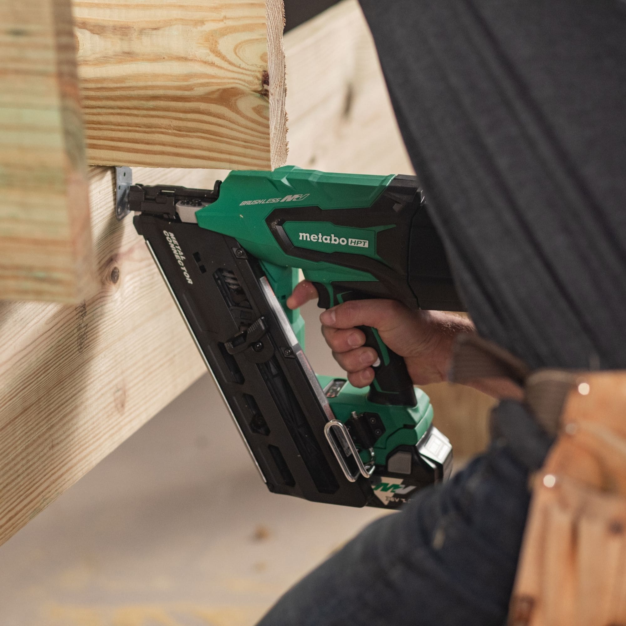Metabo HPT 1.5-in 35-Degree Cordless Metal-connecting Nailer in the  Specialty Nailers department at