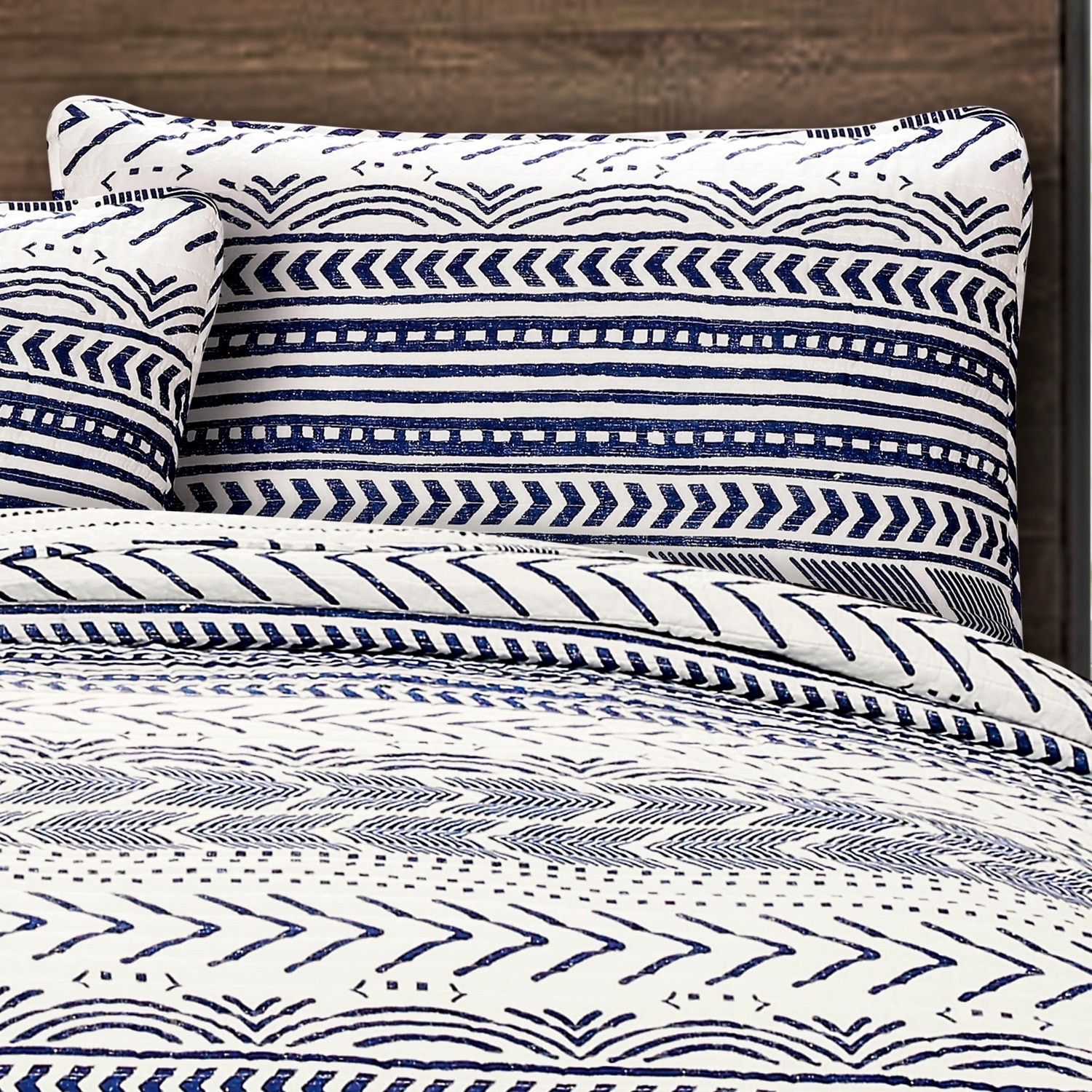 Navy and White Full/Queen Cotton Reversible Quilt Set