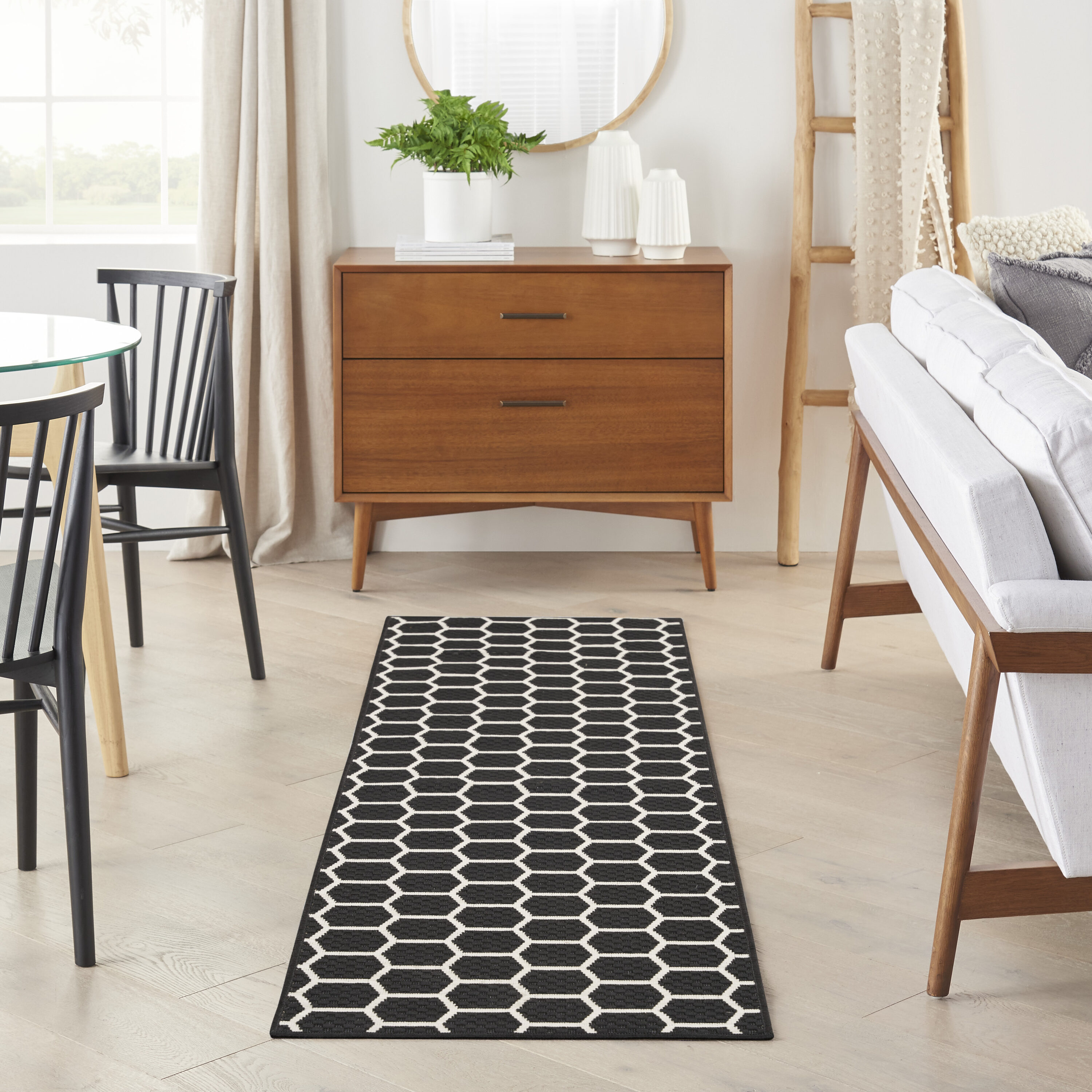 Nourison Home 099446973863 Reversible Indoor Outdoor 2 x 6 (ft) Polyester/Polypropylene Black Rectangular Indoor/Outdoor Geometric Runner rug