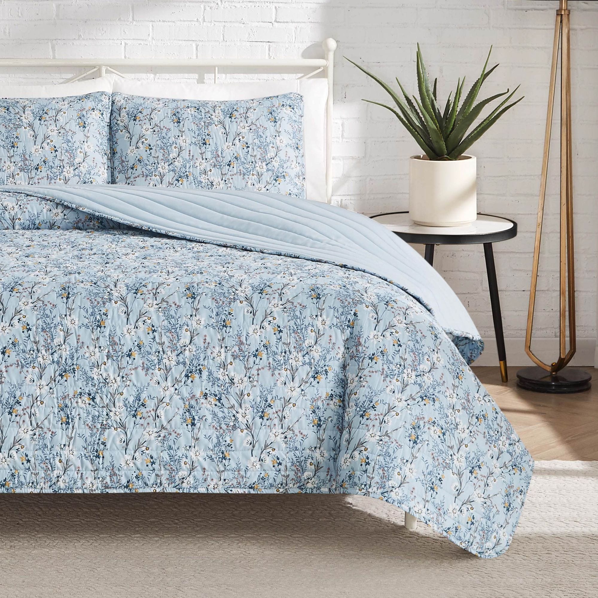 Lucky Brand  Soft Flowers Ballad Blue 3-Piece King Quilt Set
