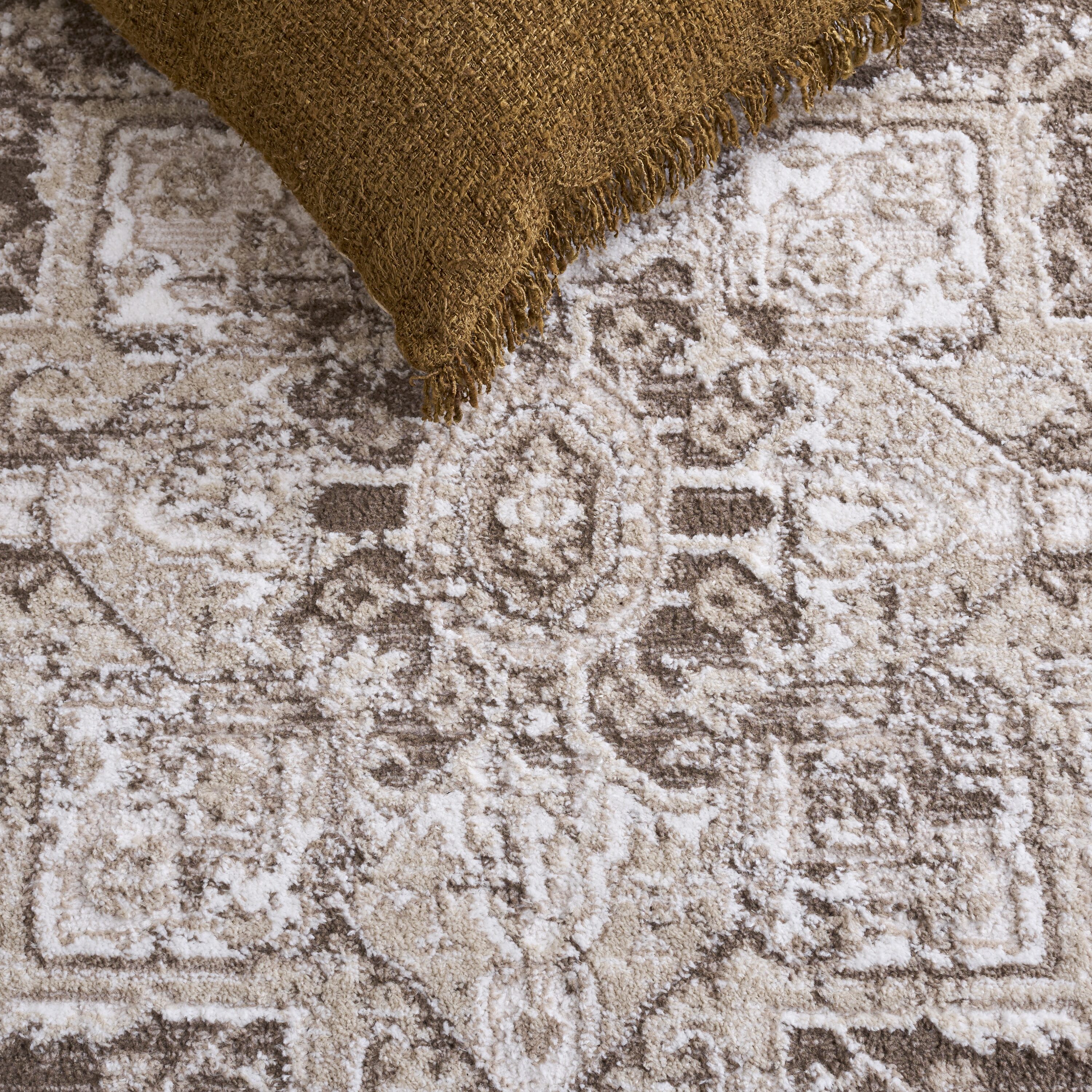 Safavieh LUA318T-5 rugs - View #4