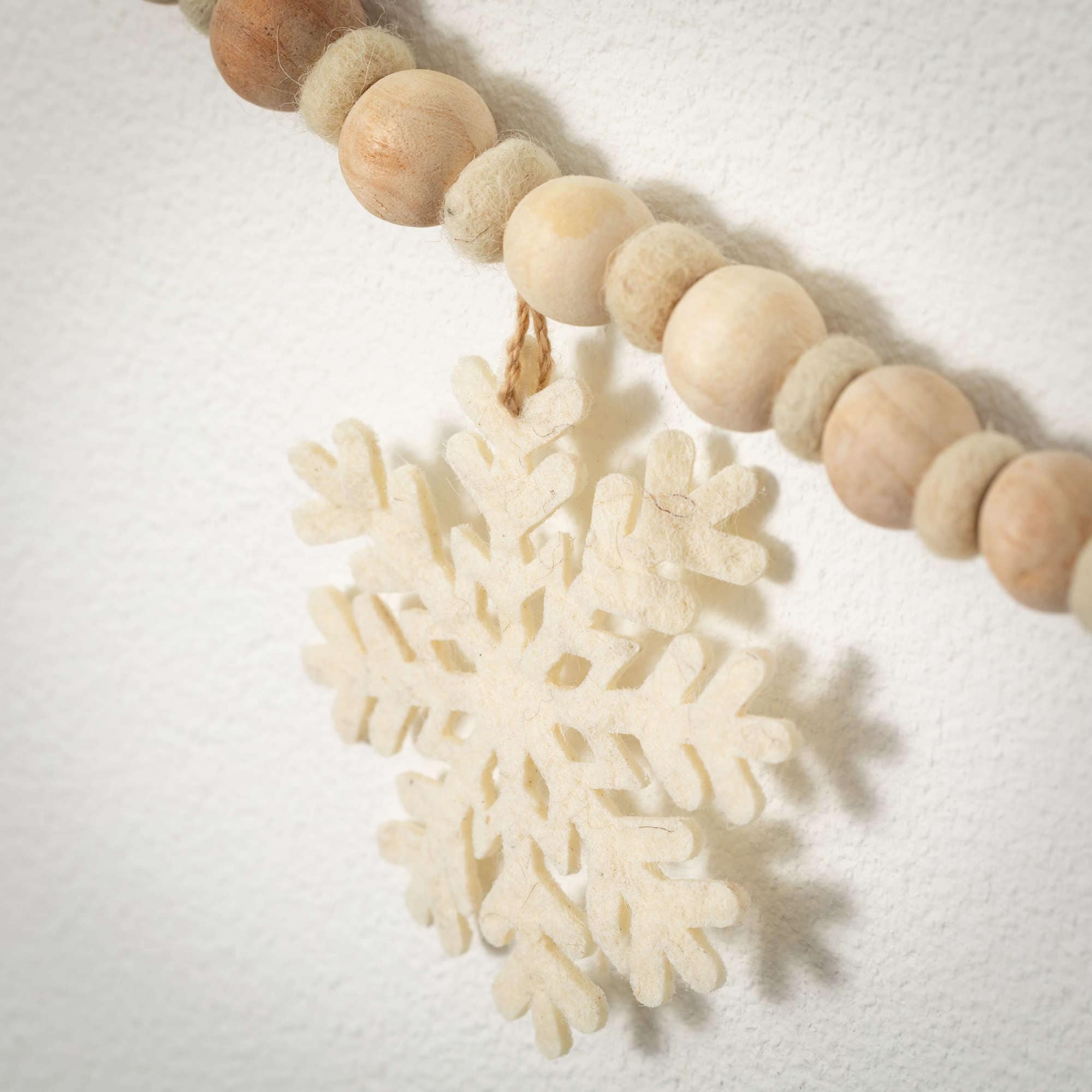 Sullivans GD1526 Artificial-Christmas-Garland - View #2